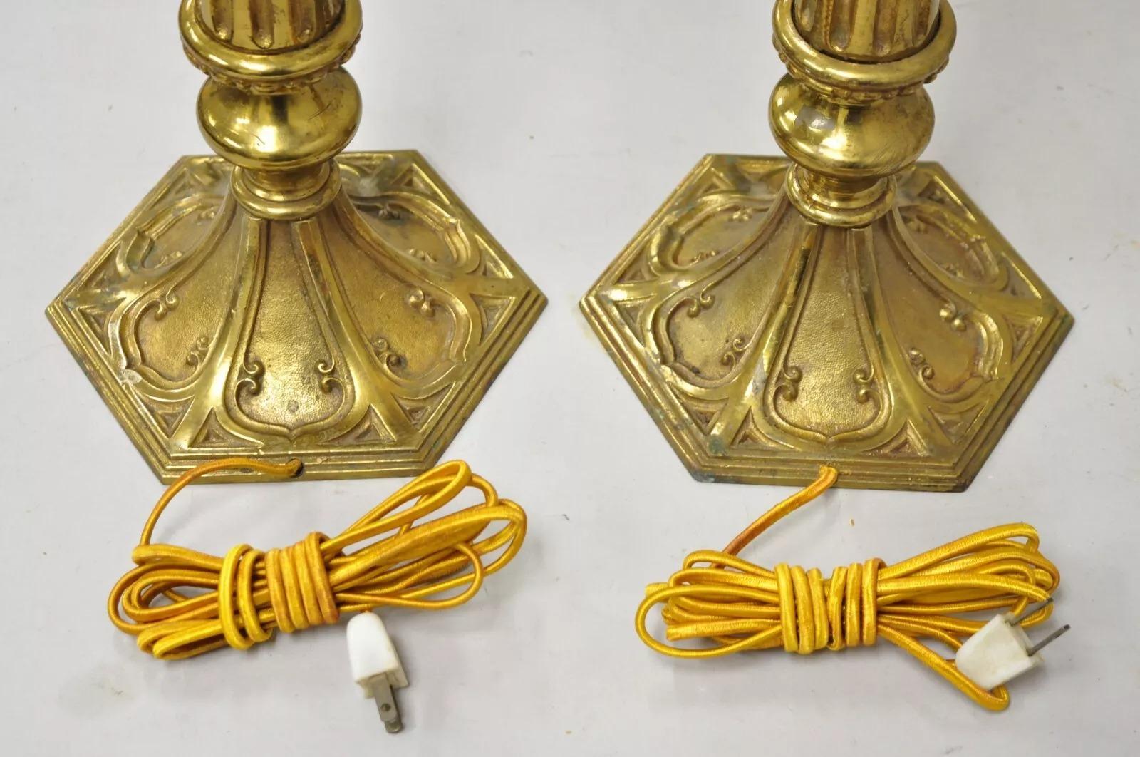 Paire de lampes de table gothiques, françaises, Empire Renaissance, en bronze, antiques en vente 4