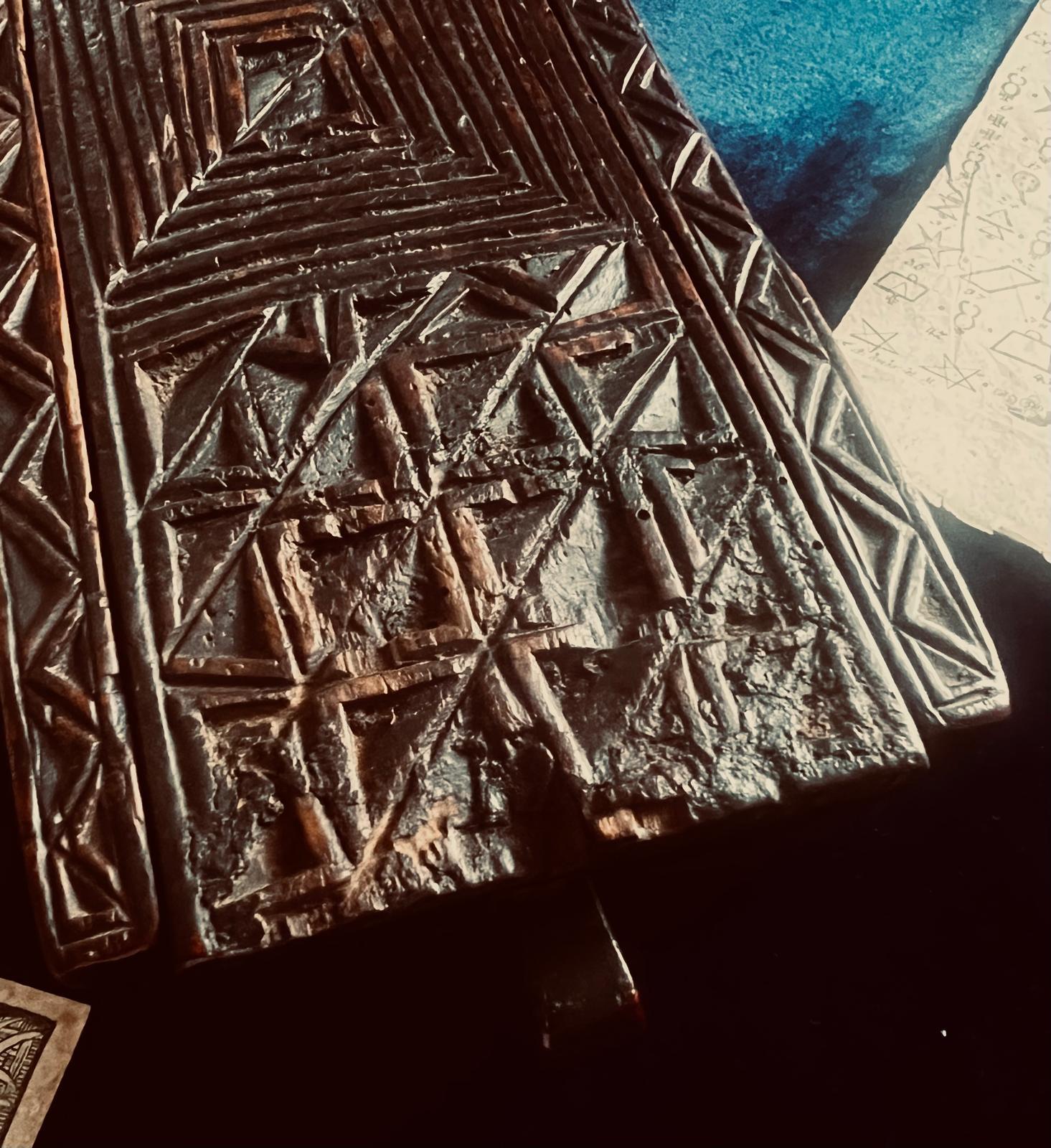 Antique Gothic Judaica Box with Kabbalistic Seals and Sacred Texts im Angebot 3