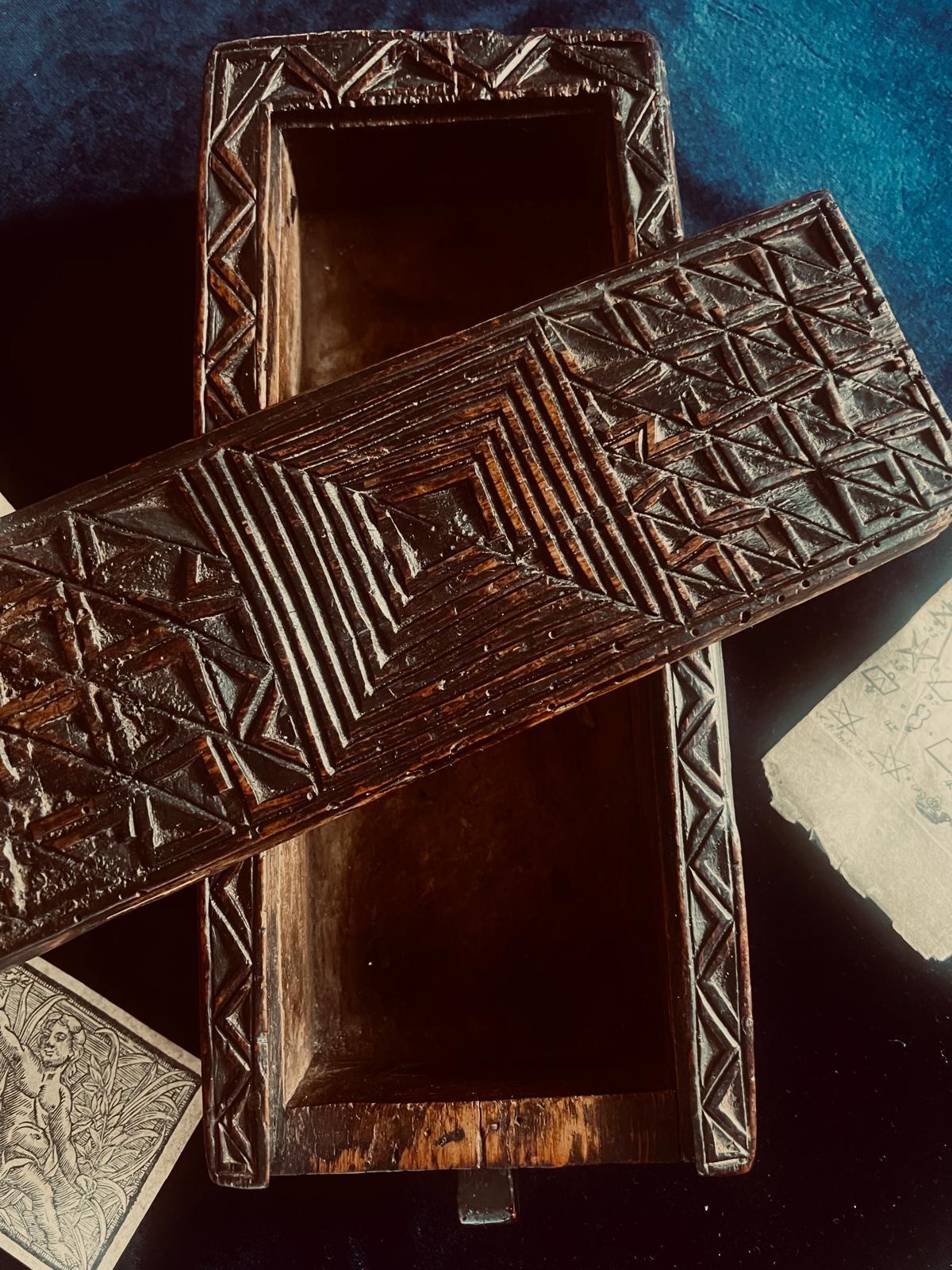 This rare and evocative Medieval Gothic box contains a powerful combination of Salomon’s Kabbalistic seals, a sacred ex libris dedicated to God, and a Star of David inscribed with Hebrew letters representing one of the sacred names of God- either