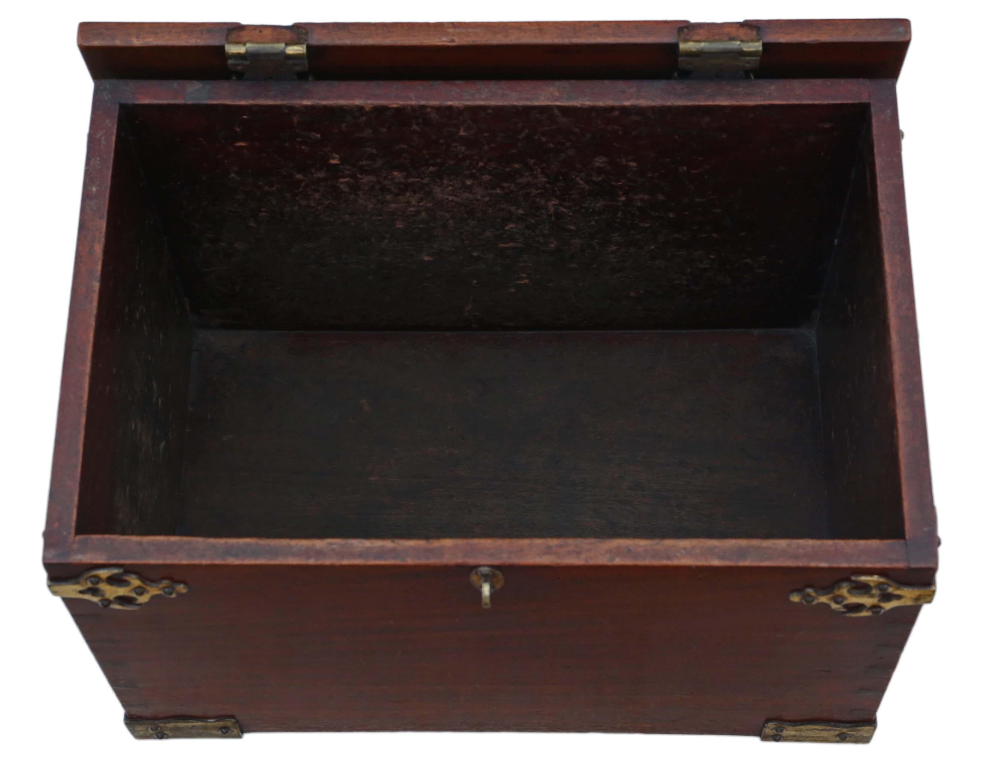 Antique Gothic revival 19th Century mahogany despatch box. Possibly built to the Pugin design and one of those issued to an MP at the Houses of parliament when they were opened in 1860. We have no evidence to support this other than word of mouth,