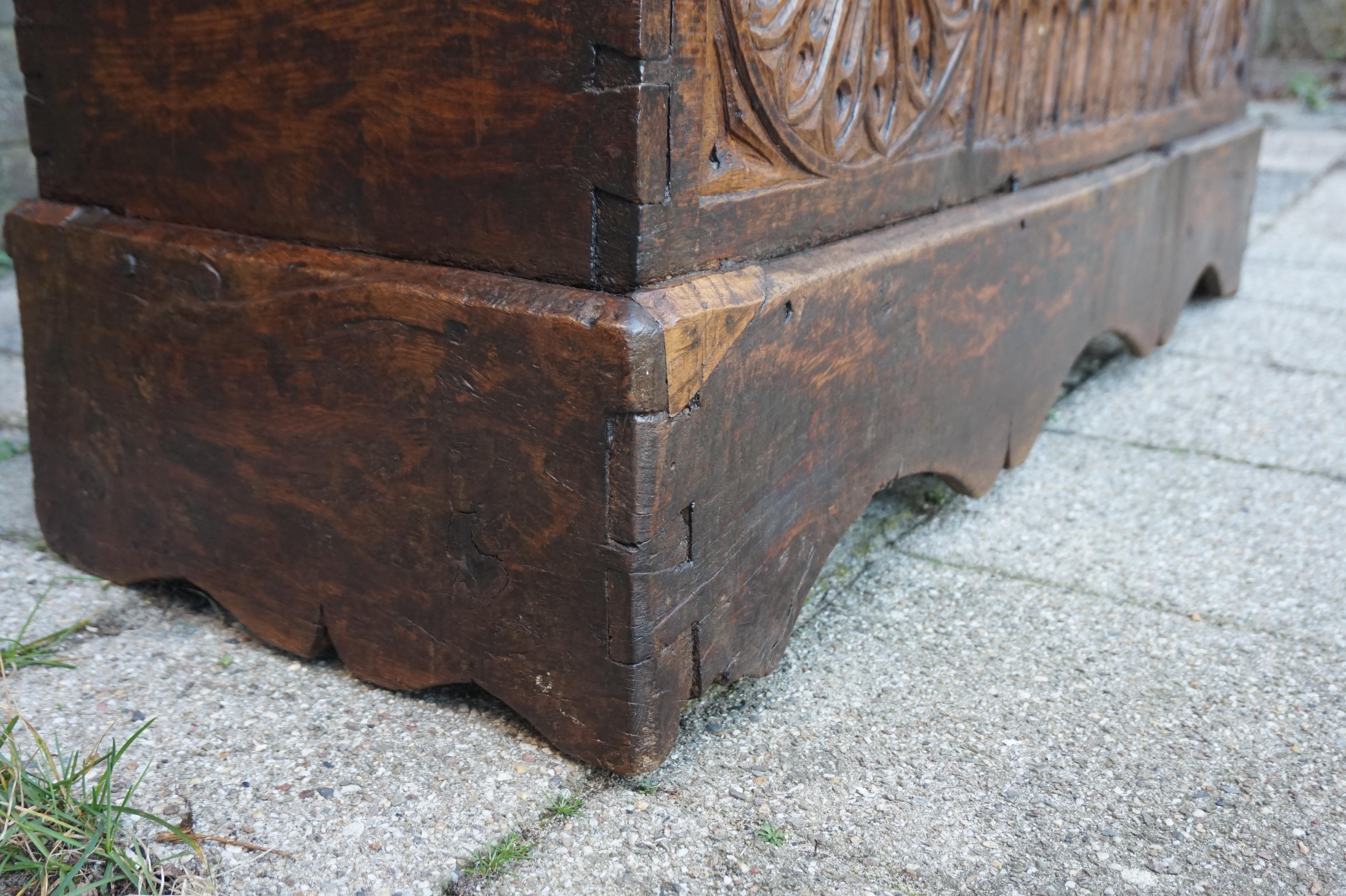 Antique Gothic Revival Blanket Chest / Trunk with an Amazing Patina 1680 - 1720 4
