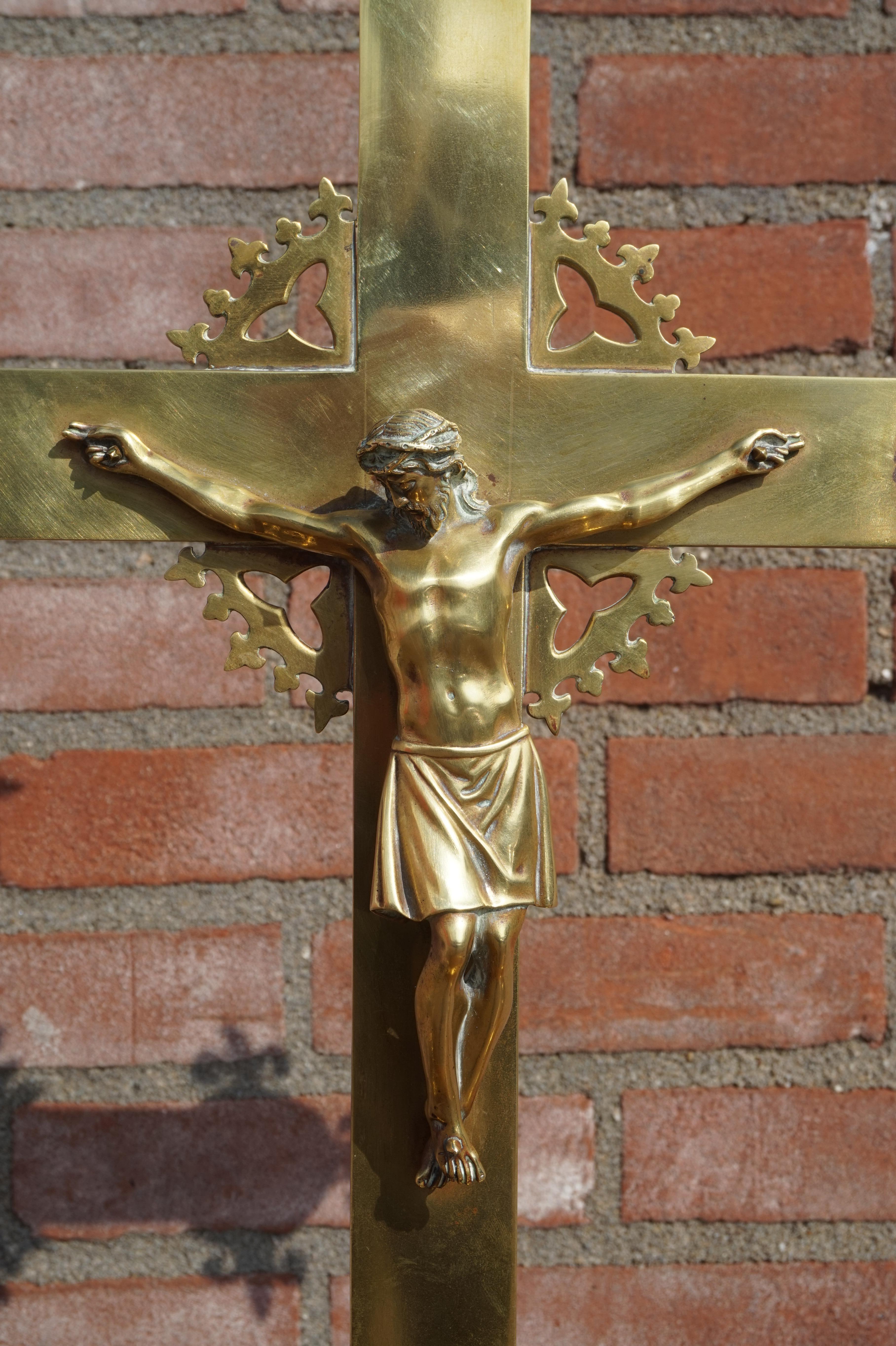 Antique Gothic Revival Brass Crucifix w. Bronze Corpus & Matching Candle Sticks In Good Condition In Lisse, NL
