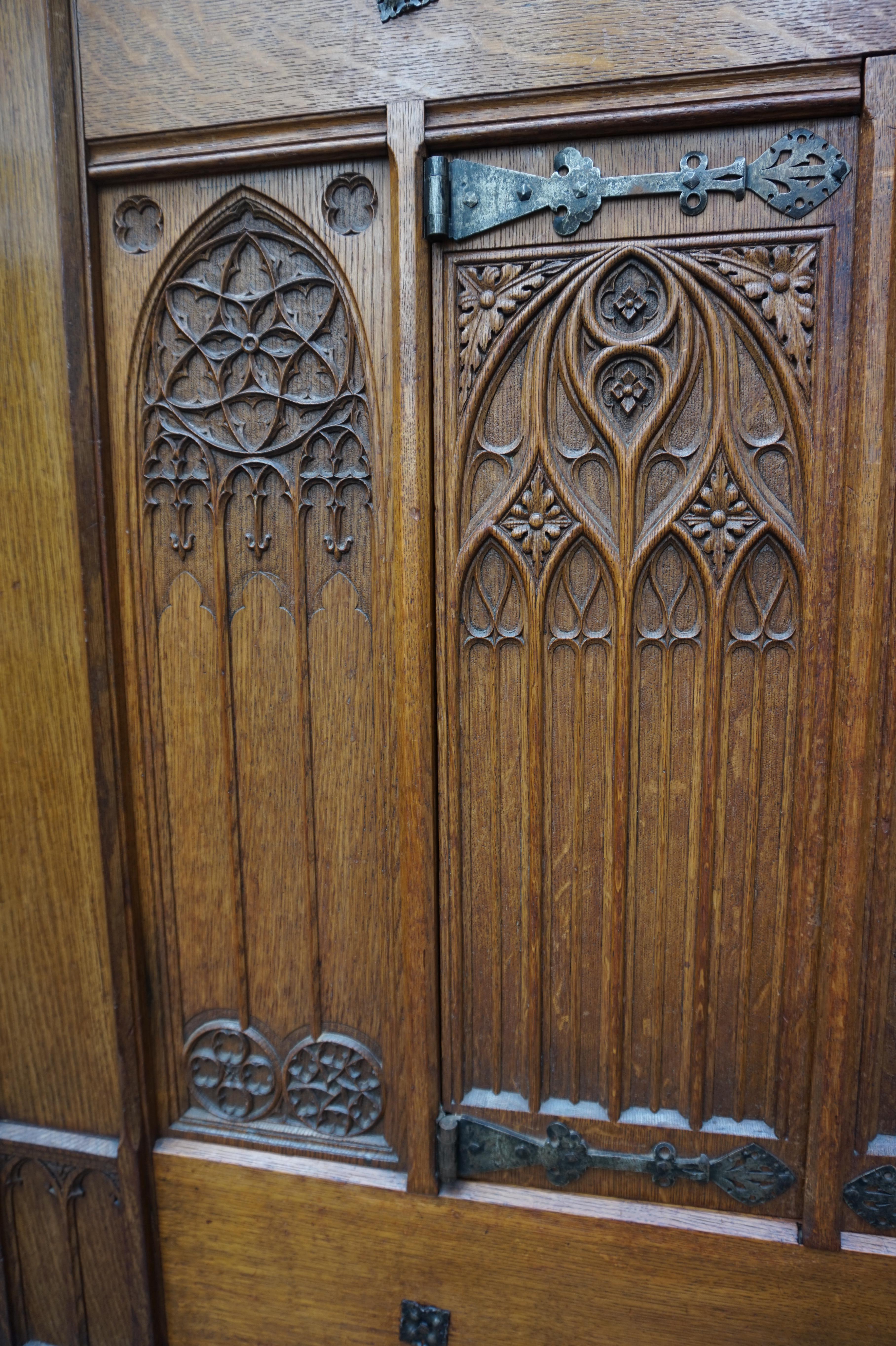Antique Gothic Revival Credenza Sideboard Cabinet W. Hand Carved Church Windows In Good Condition In Lisse, NL