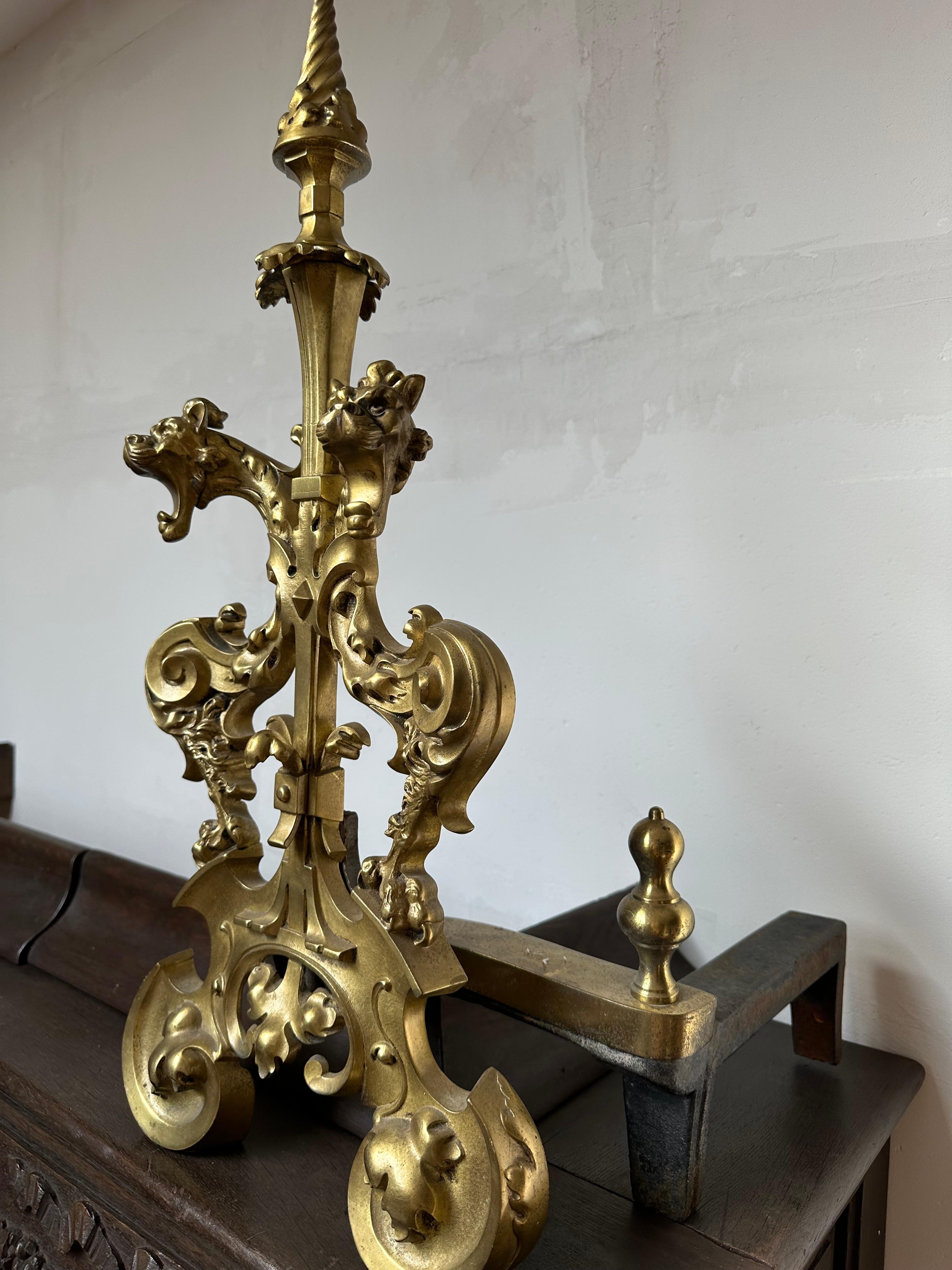 Antike Gotik-Revival-Feuerböcke oder Feuerböcke aus vergoldeter Bronze mit Drachen / Kaminbesteck im Angebot 3