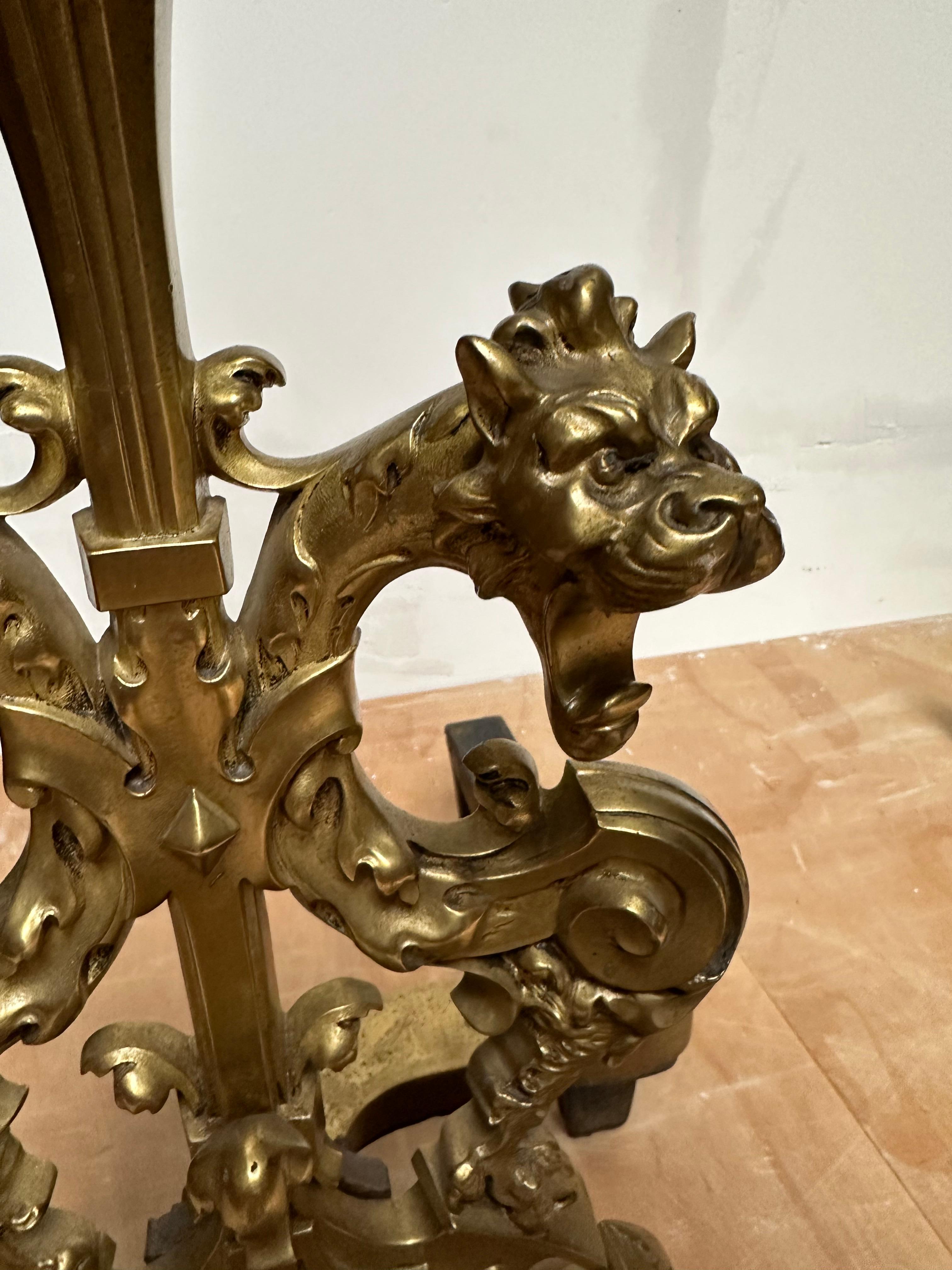 Antike Gotik-Revival-Feuerböcke oder Feuerböcke aus vergoldeter Bronze mit Drachen / Kaminbesteck im Angebot 6