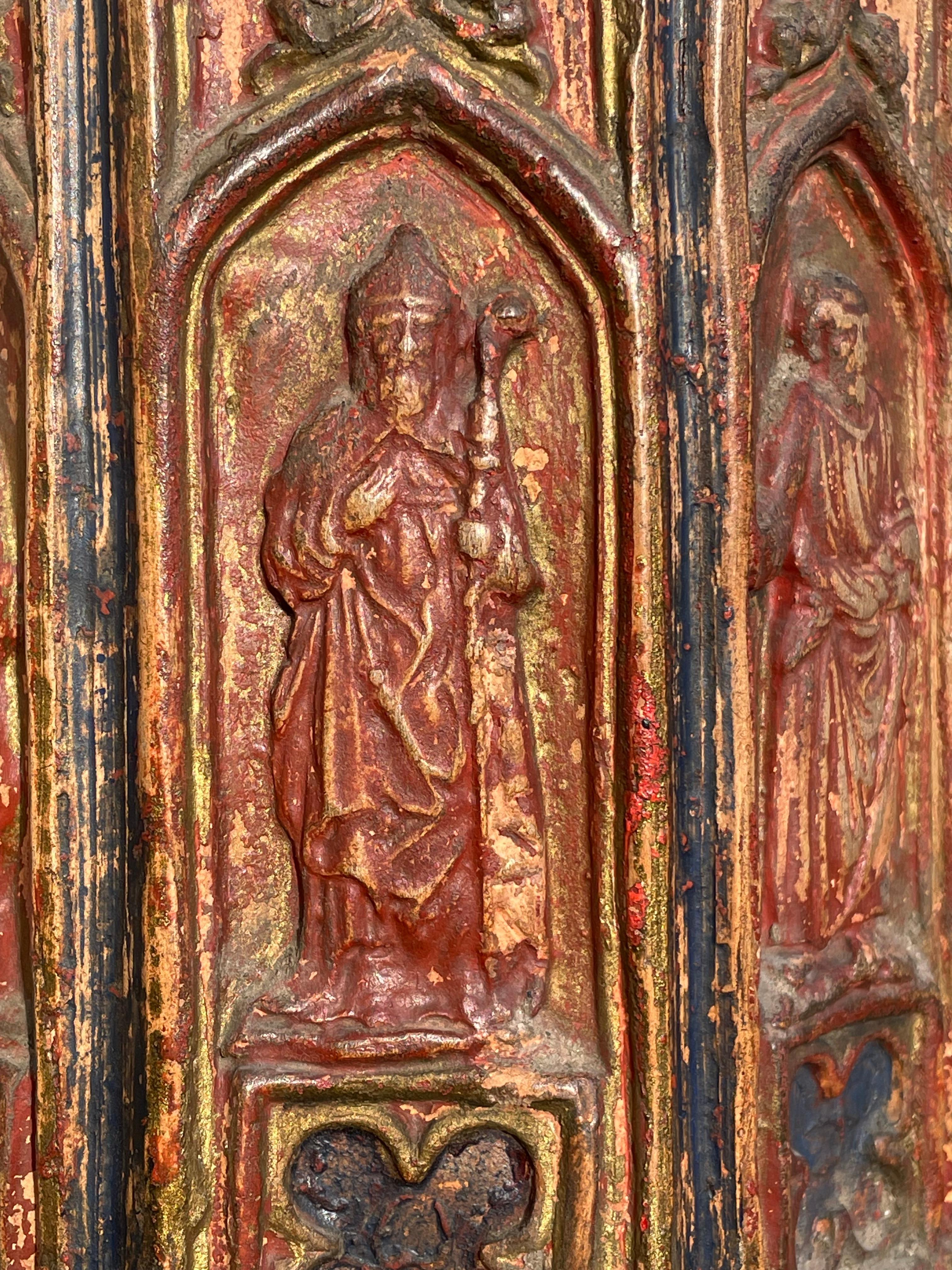 Antike Gotik-Revival-Vase, glasierte Tonvase, Sanctuary, m. Apostle in Kirchenfenstern im Angebot 3