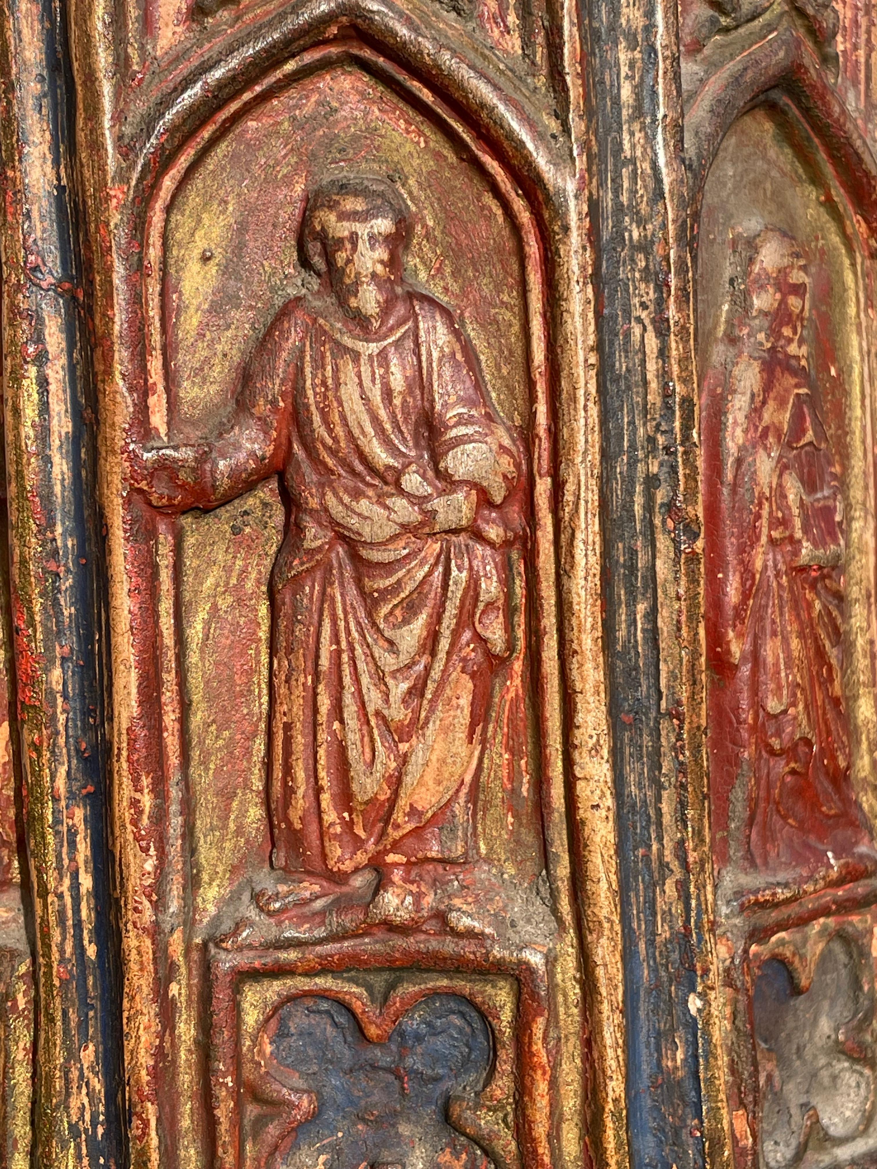 Antike Gotik-Revival-Vase, glasierte Tonvase, Sanctuary, m. Apostle in Kirchenfenstern im Angebot 4