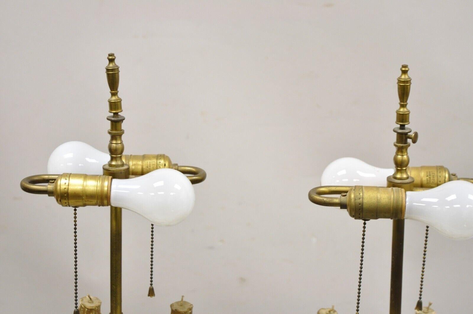 Paire de lampes de table en bronze doré figuratives Antique Revival en vente 3