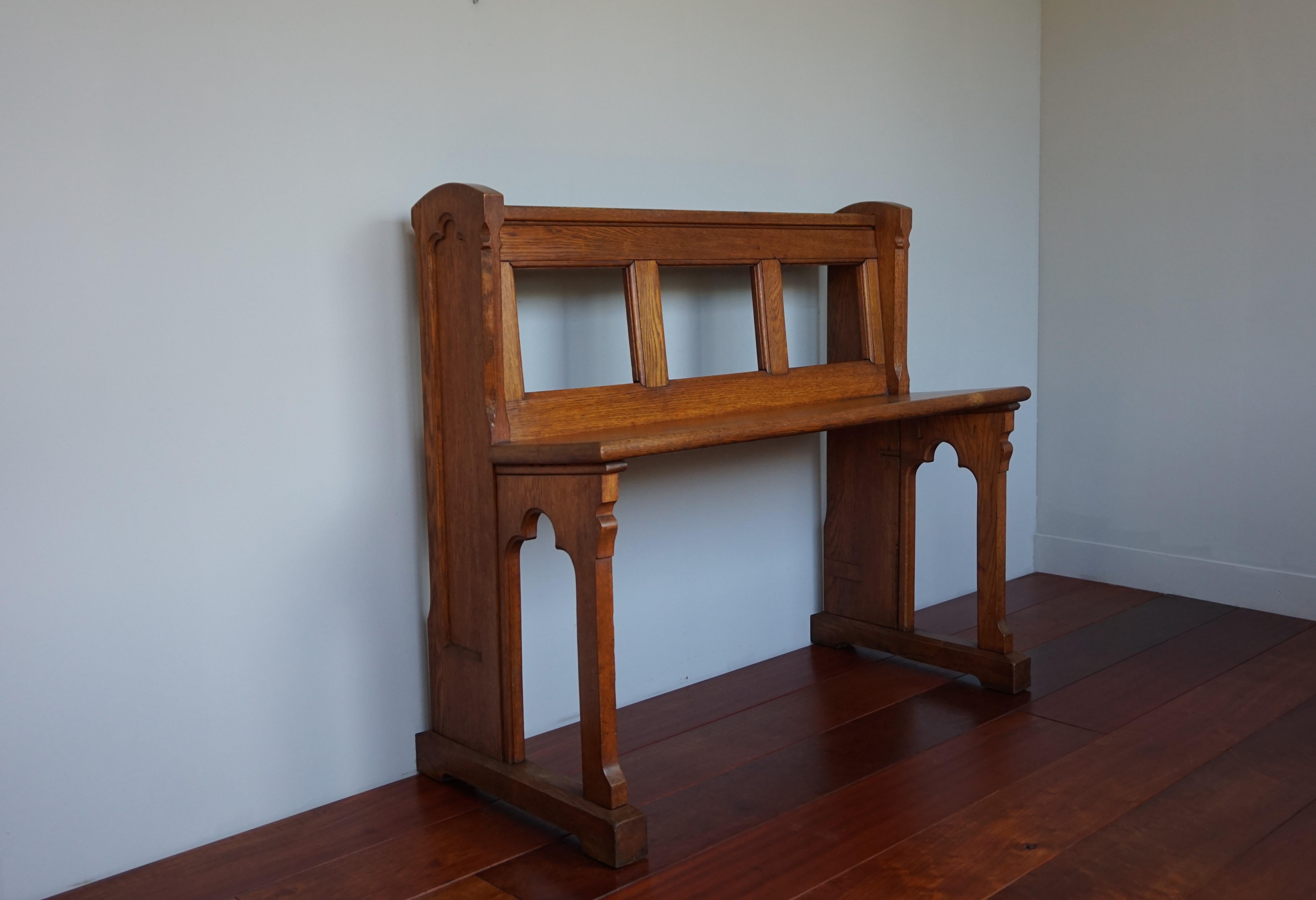 Handcrafted Gothic bench with church window-like openings in the sides.

When we first saw this Gothic Revival church bench we immediately fell in love with its open design and light color. The former owners explained us how this once was a much