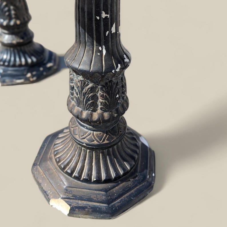 20ième siècle Piédestaux en marbre de style néo-gothique antique, tables d'appoint Art déco du milieu du siècle dernier en vente