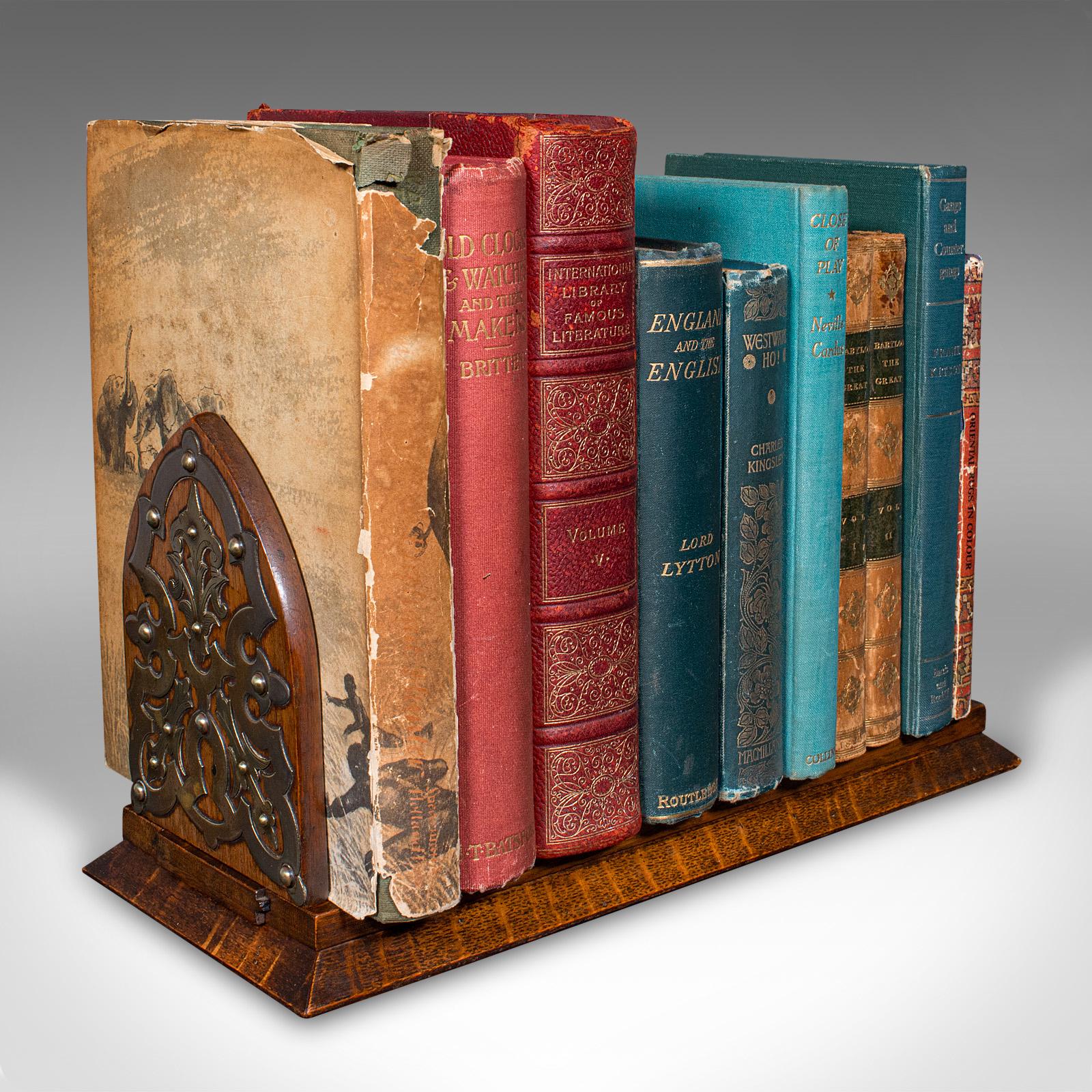 Antico scivolo per romanzi in stile gotico-revival, quercia scozzese, poggia-libri allungabile, vittoriano in vendita 2