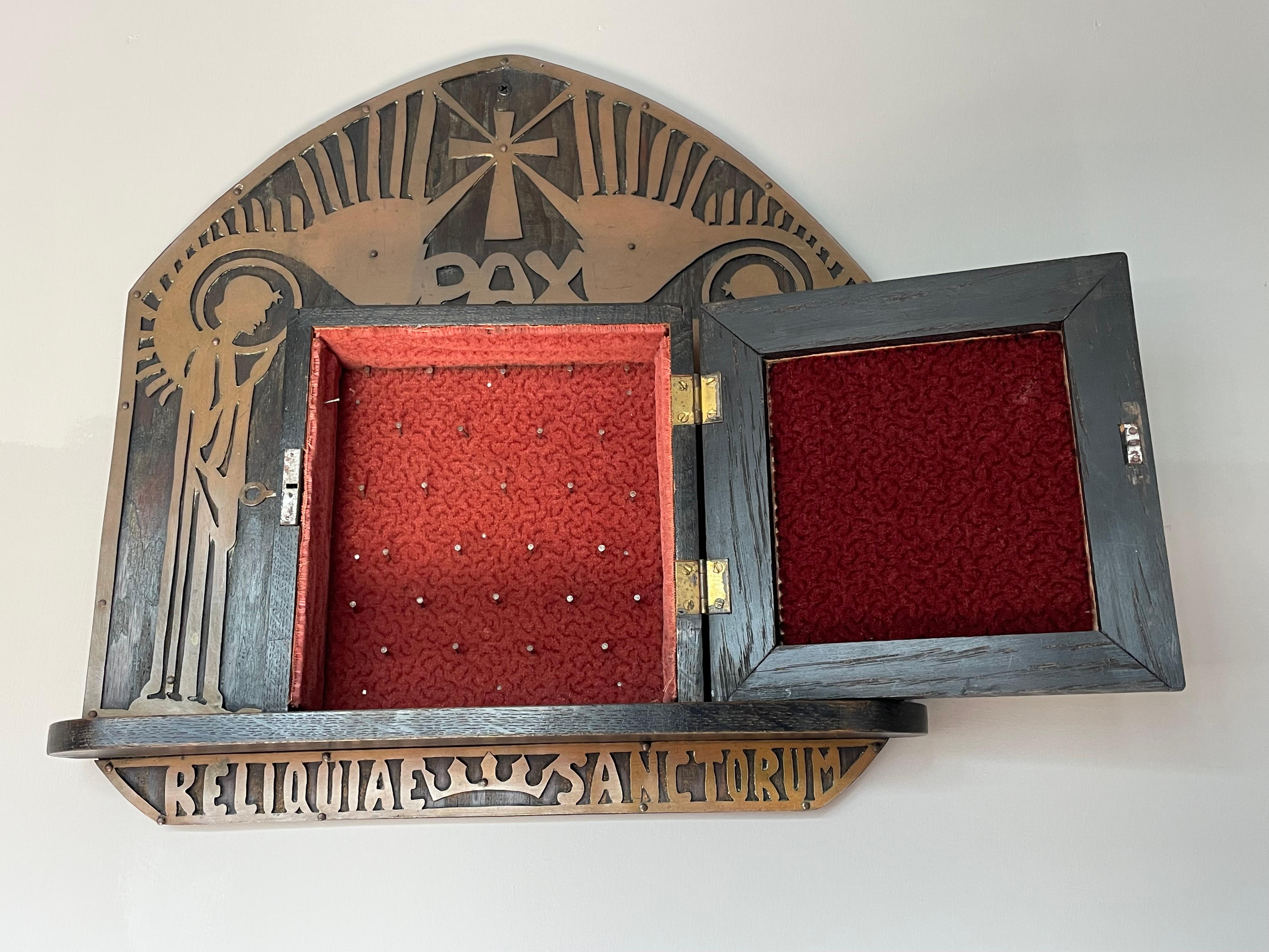 Antique Gothic Revival Reliquary Wall Cabinet Brass Angels Reliquiae Sanctorum In Good Condition In Lisse, NL