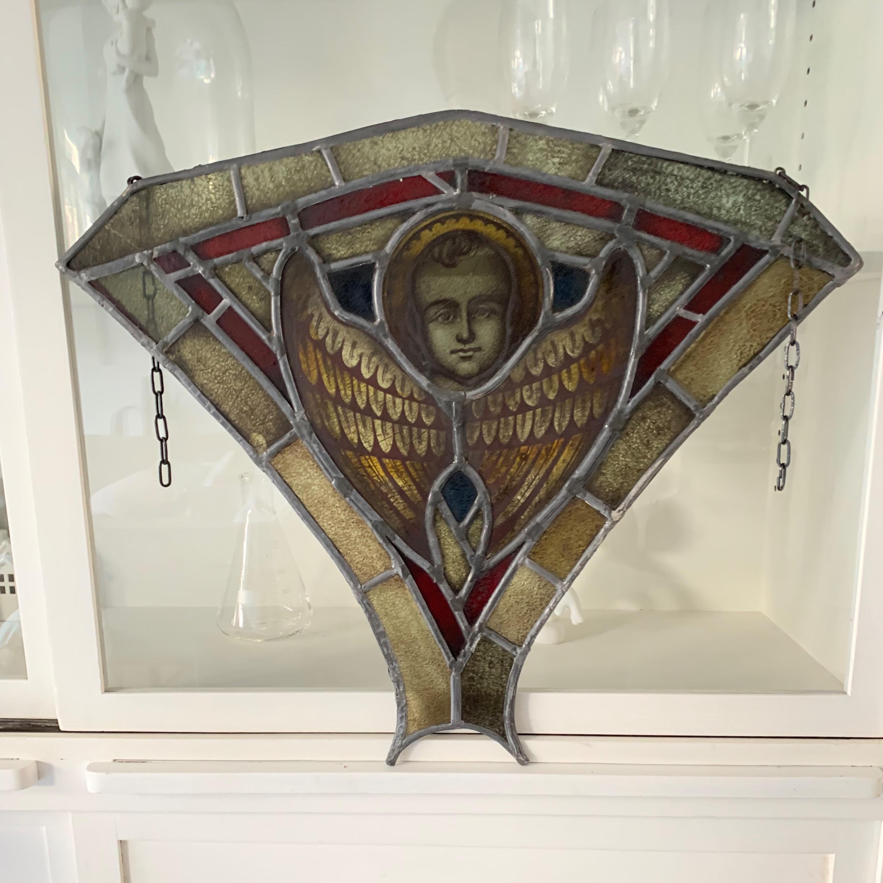 Antike Gotik-Revival-Fenster-Hängelampe aus Buntglas und Glas mit Jungem Christus im Angebot 3
