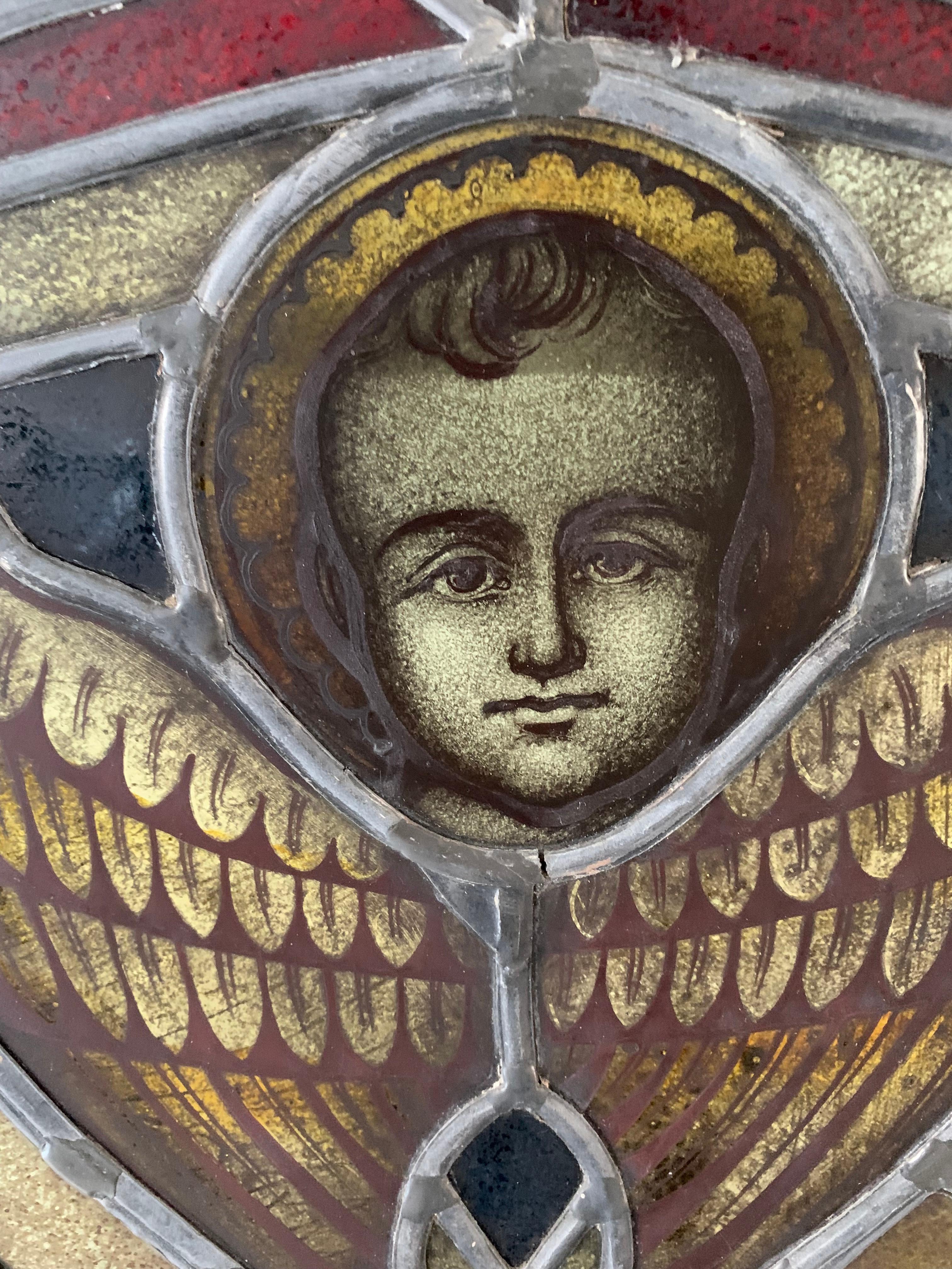 Verre teinté Antique cintre de fenêtre néo-gothique avec jeune Christ en vente
