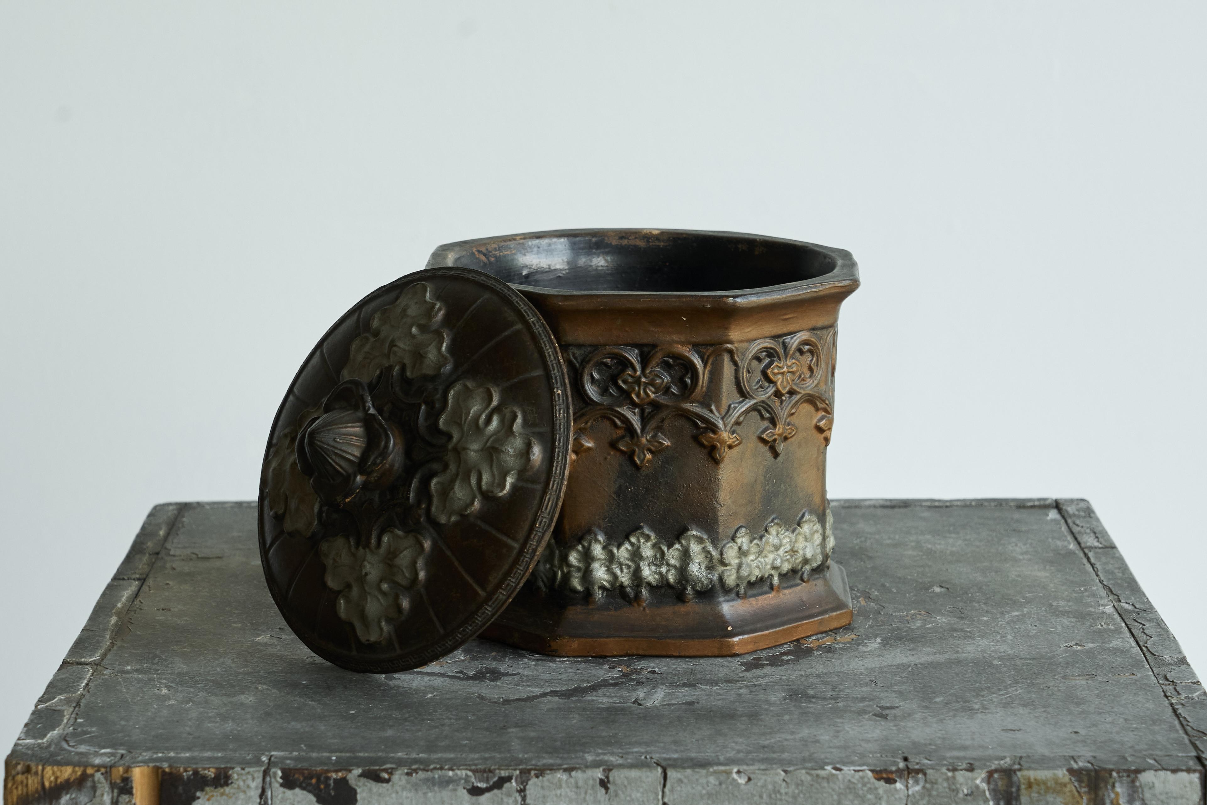 Antique Gothic Revival Style Lidded Tobacco Pot 19th Century For Sale 3