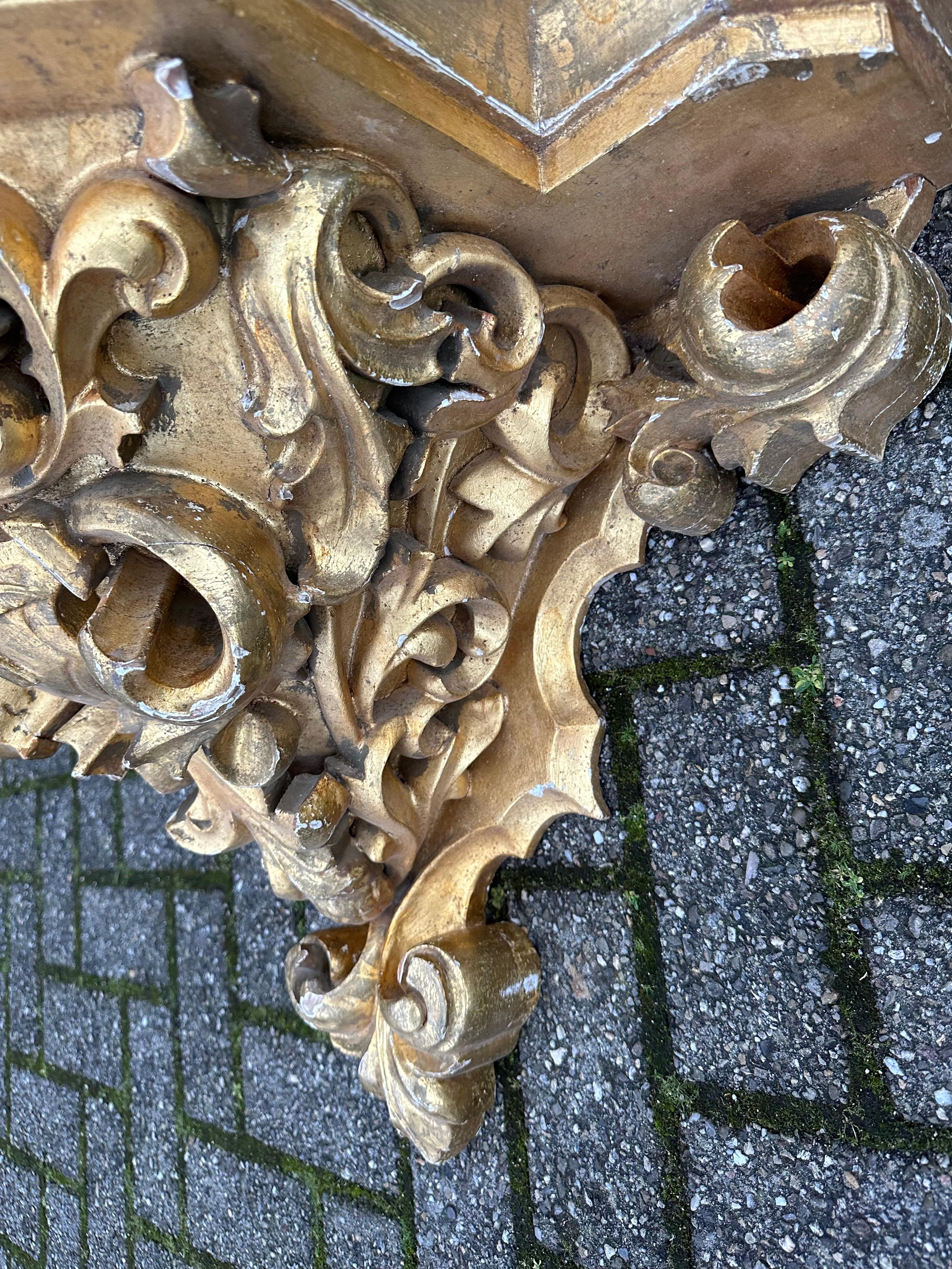 Antike Gotik Revival Top Qualität Hand geschnitzt & vergoldet Holz Kirche Wandhalterung im Angebot 9