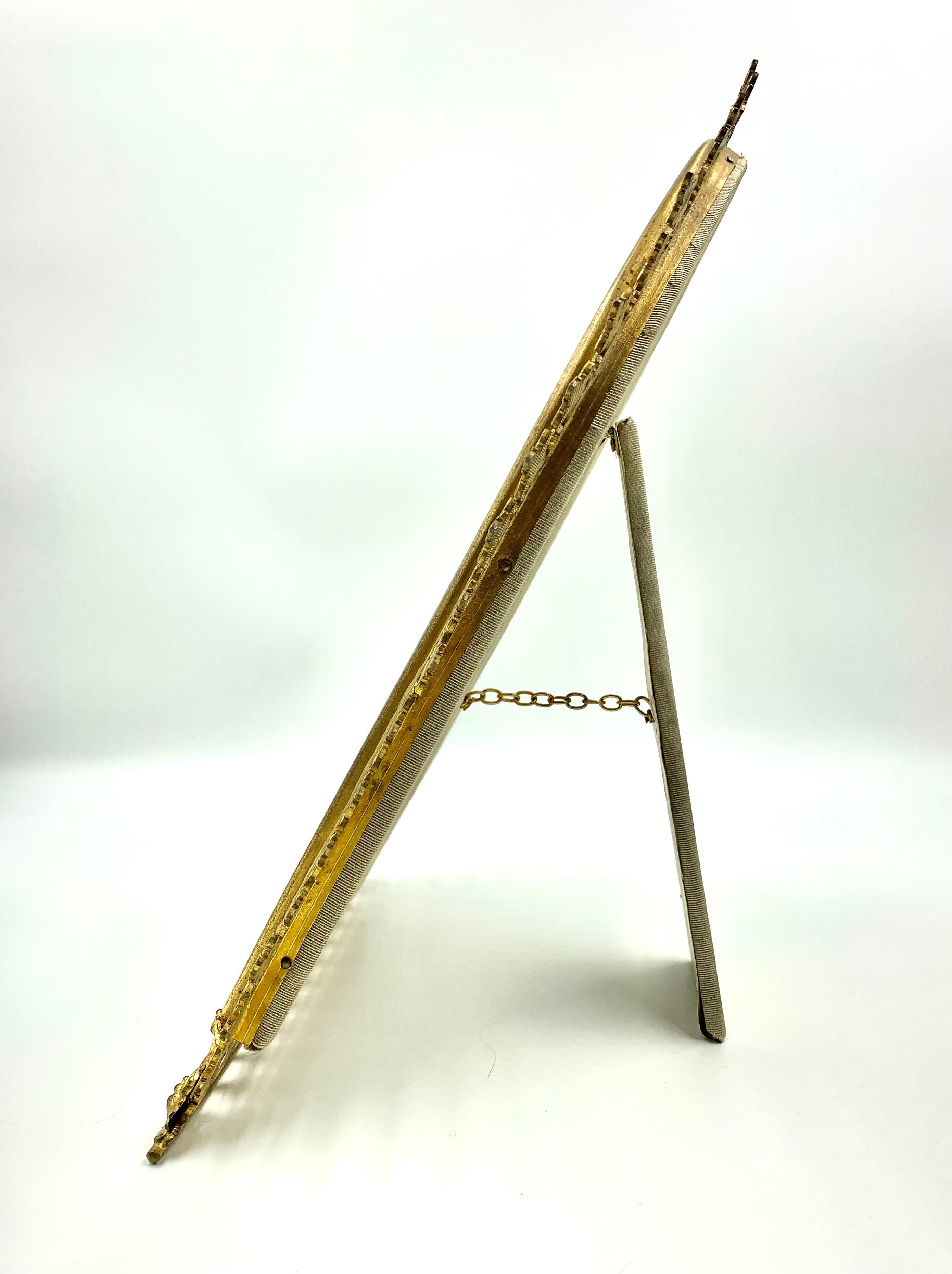 Antiker französischer Waschtisch-Spiegel im gotischen Stil aus vergoldeter Bronze in Bogenform (Vergoldet) im Angebot