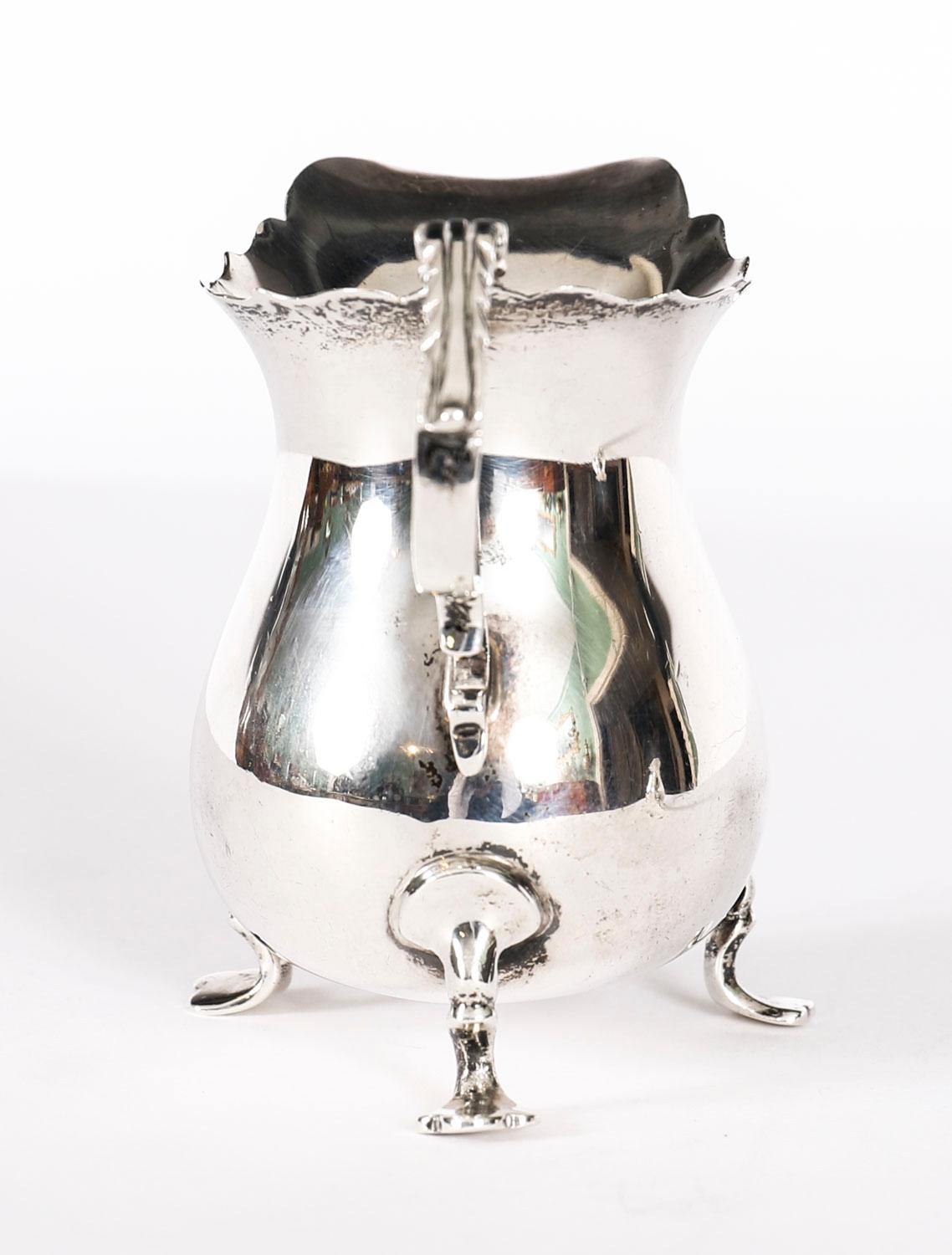 Antike Graduierung Paar viktorianischen Sterling Silber Creme Krüge 19. im Zustand „Gut“ im Angebot in London, GB