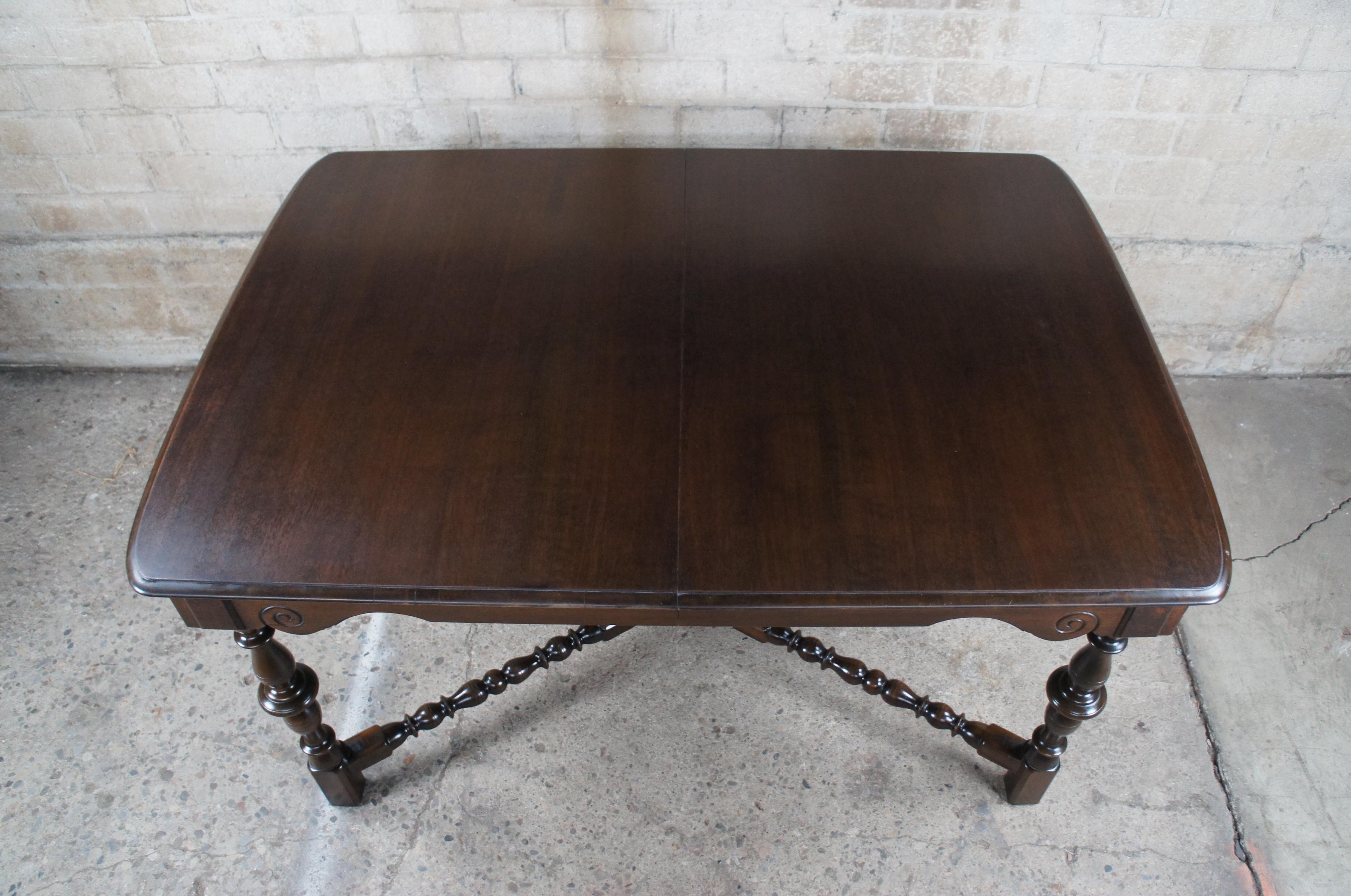 Antique Grand Rapids Chair Co William & Mary Walnut Extendable Dining Table 1