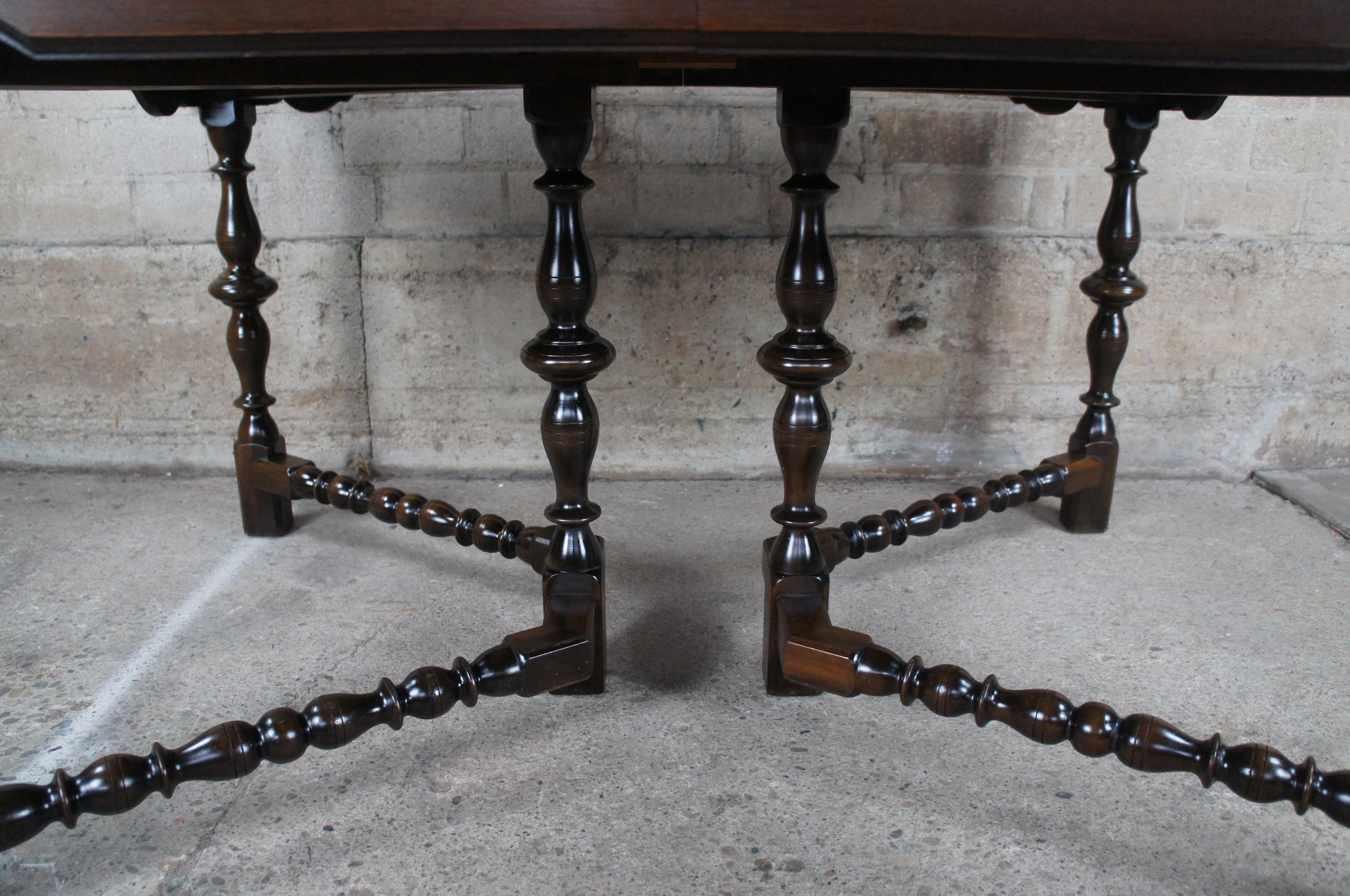 Antique Grand Rapids Chair Co William & Mary Walnut Extendable Dining Table 3