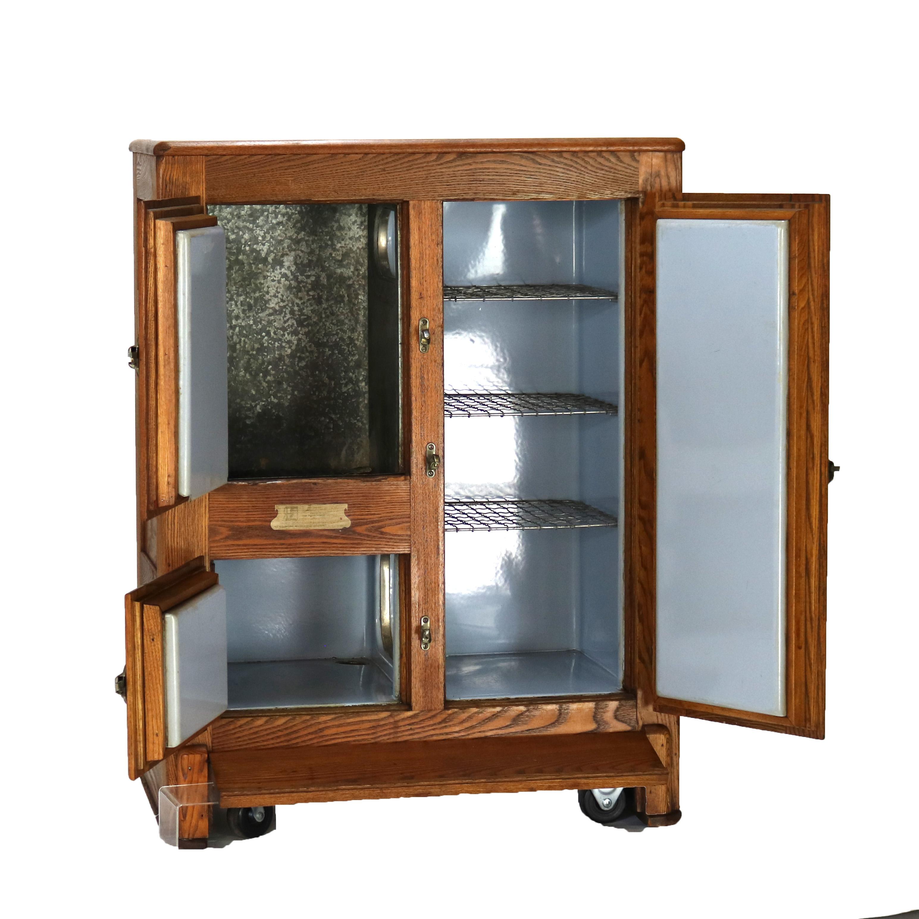 Antiguo frigorífico Grand Rapids Co. Hielera Leonard de roble y tres puertas c1920 en venta 4