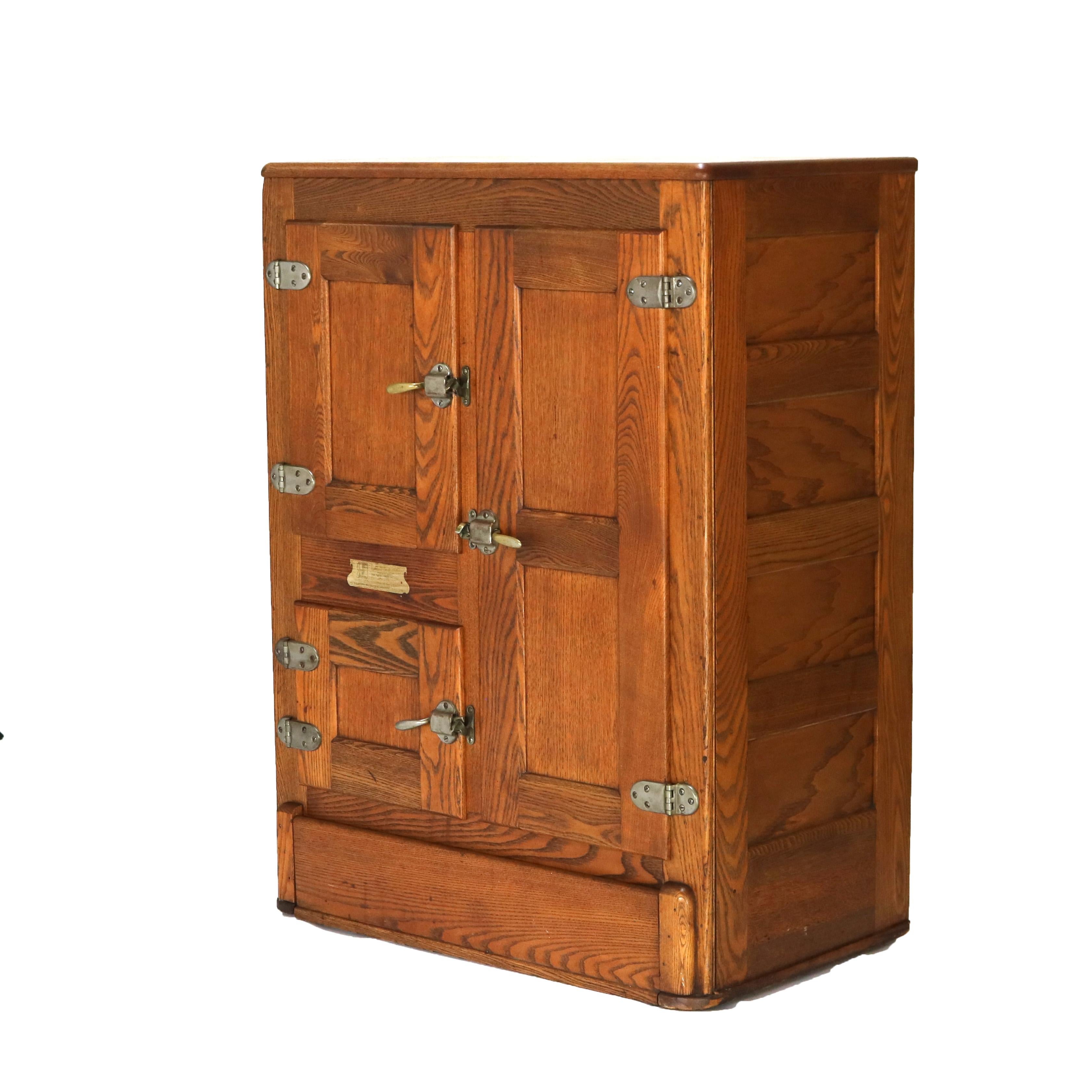 Antiguo frigorífico Grand Rapids Co. Hielera Leonard de roble y tres puertas c1920 en venta 5
