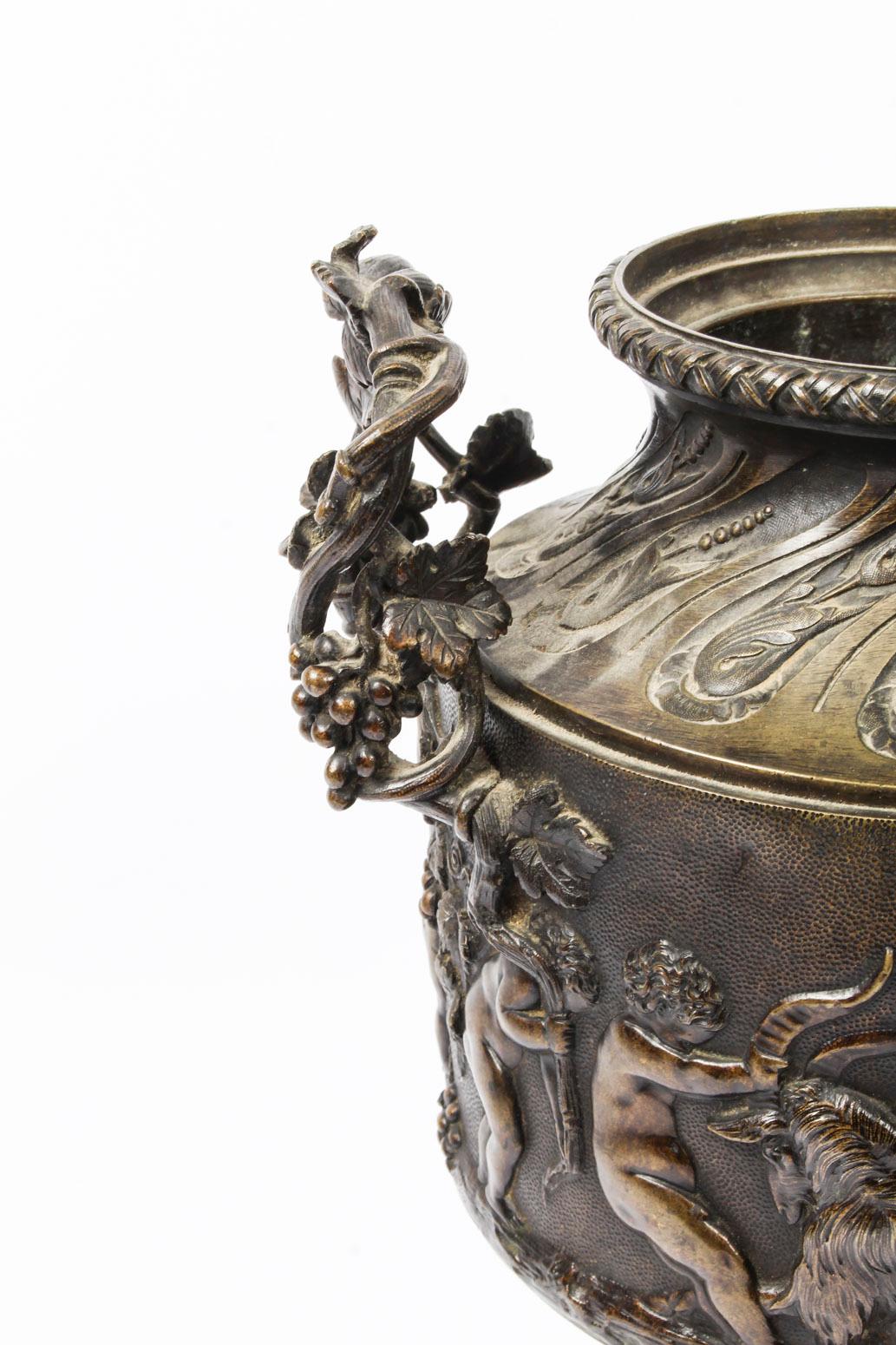 Mid-19th Century Antique Grand Tour Barbedienne Style Bronze Urn, 19th Century