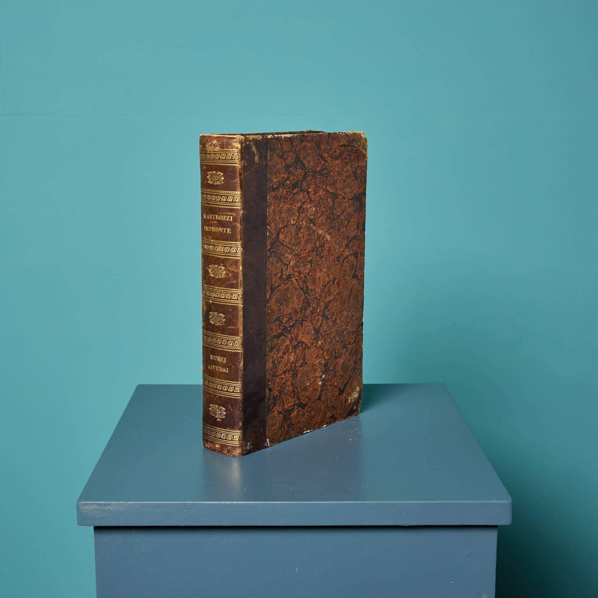 Antikes Grand Tour Kunstbuch mit neoklassizistischen Intaglios, Grand Tour (19. Jahrhundert) im Angebot
