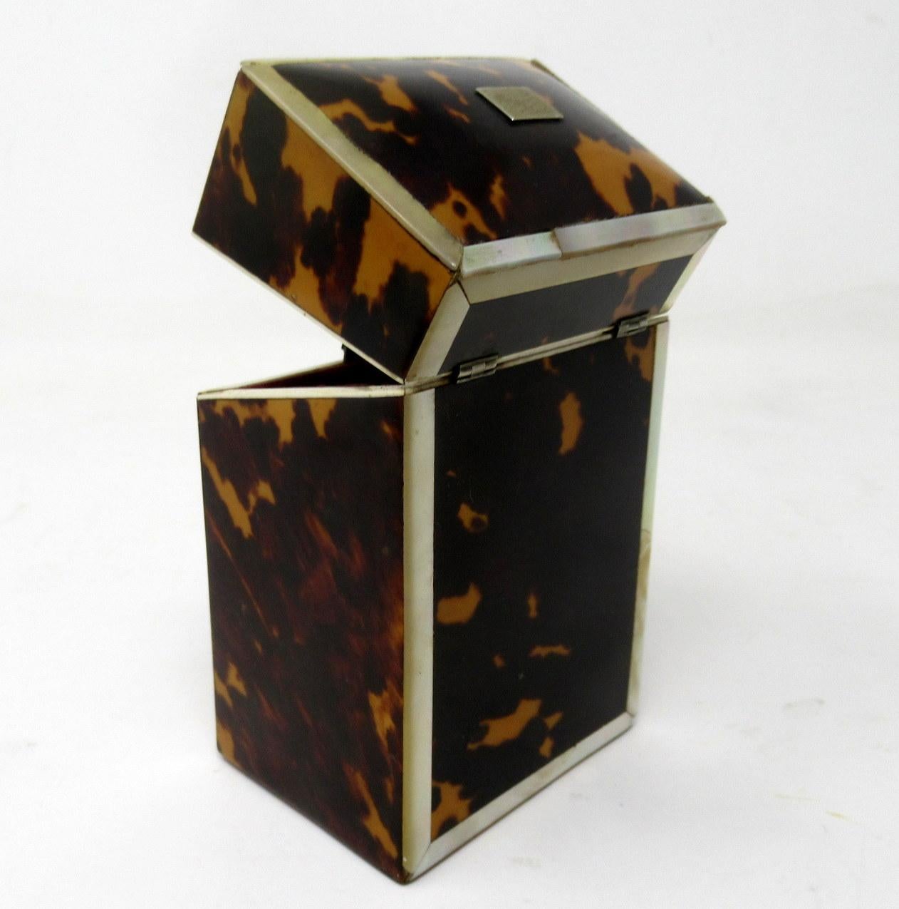 Antique Grand Tour Georgian Papier Mache Horn Snuff Boxes Lady's Etui Case In Good Condition In Dublin, Ireland