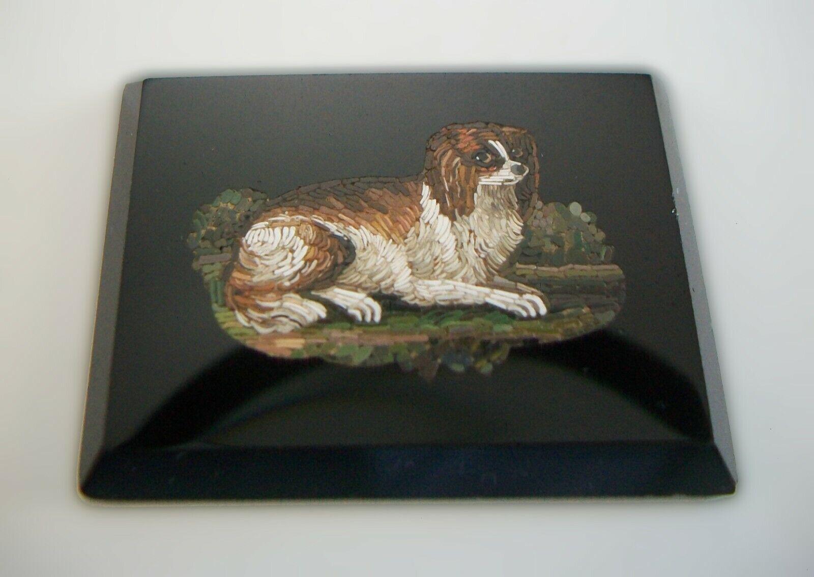 Antique Grand Tour 'King Charles Spaniel' Micro Mosaic Plaque, Italy, C.1850 In Good Condition For Sale In Chatham, ON