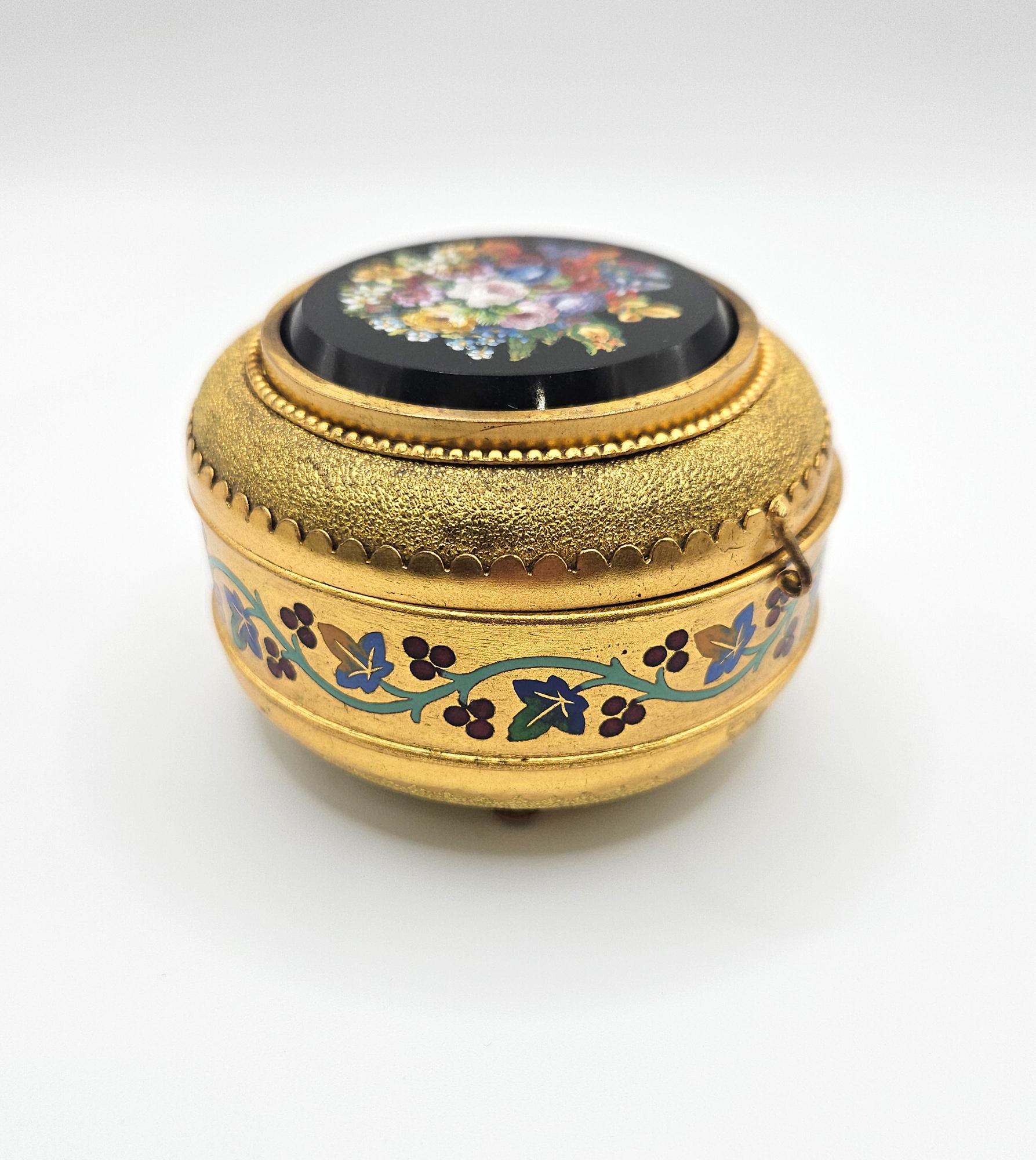 Antiguo joyero de micromosaico Grand Tour de Cesare Roccheggiani, Roma c. 1875 en venta 2