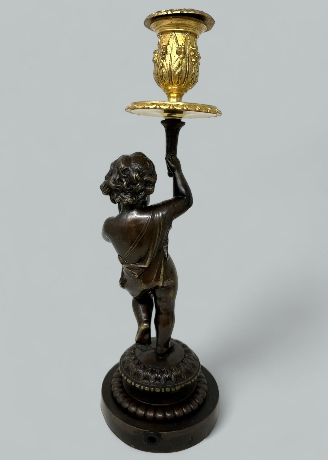 Antique Grand Tour Style French Ormolu Bronce Dore Querubín Putti Candelabro 19Ct en Bueno estado para la venta en Dublin, Ireland
