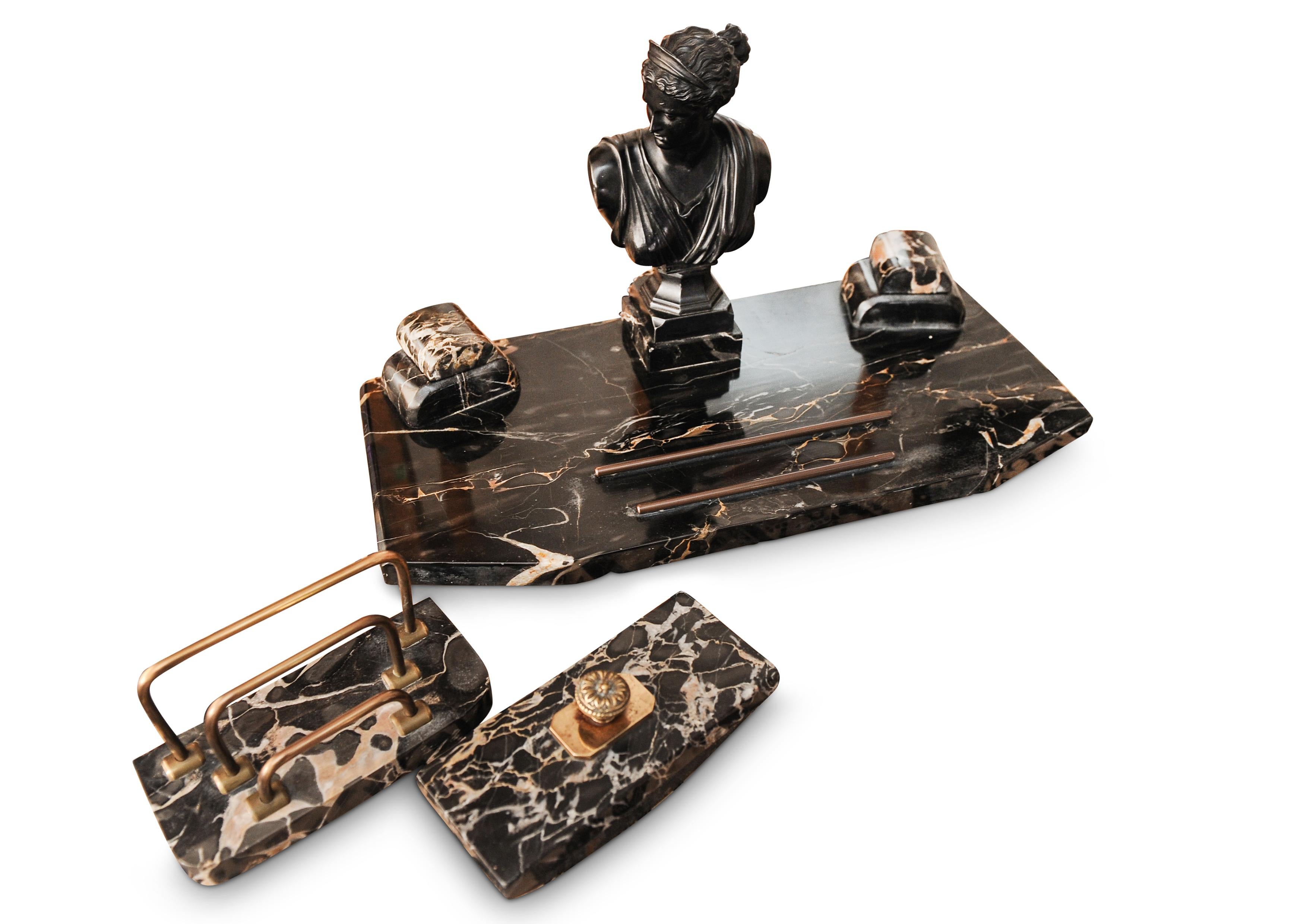 Antikes viktorianisches klassisches dreiteiliges Schreibtisch-Set aus Marmor und Bronze, Grand Tour im Zustand „Gut“ im Angebot in Reading, Berkshire