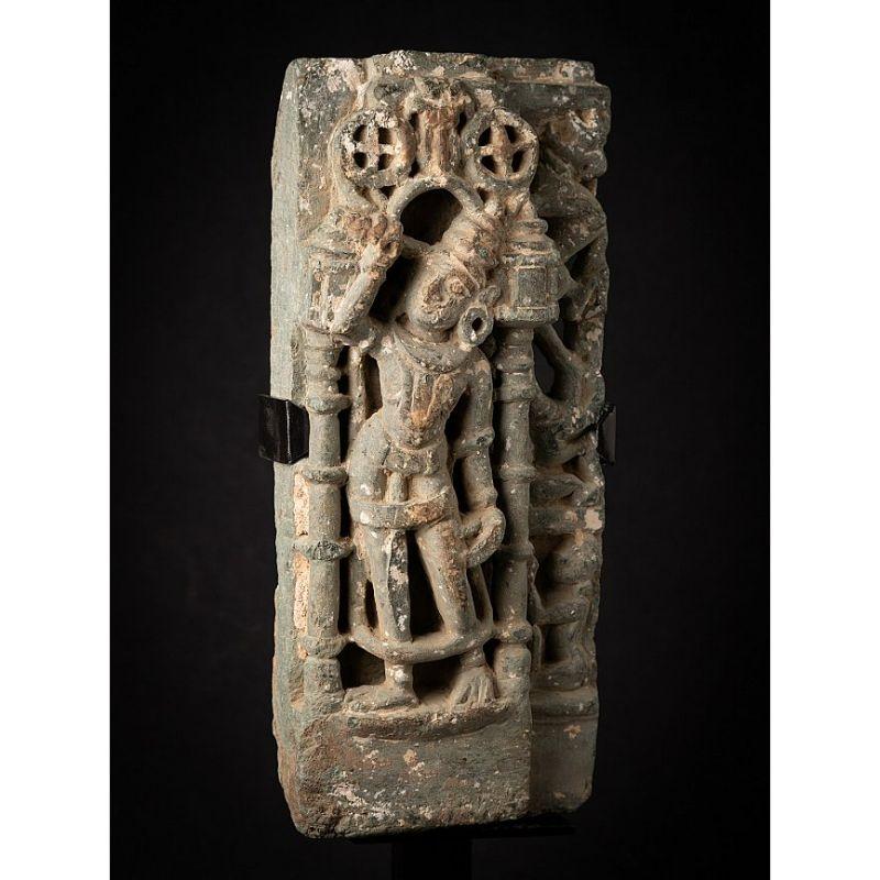 Antike Granitstatue aus einem Jain- Tempel aus Indien im Angebot 5