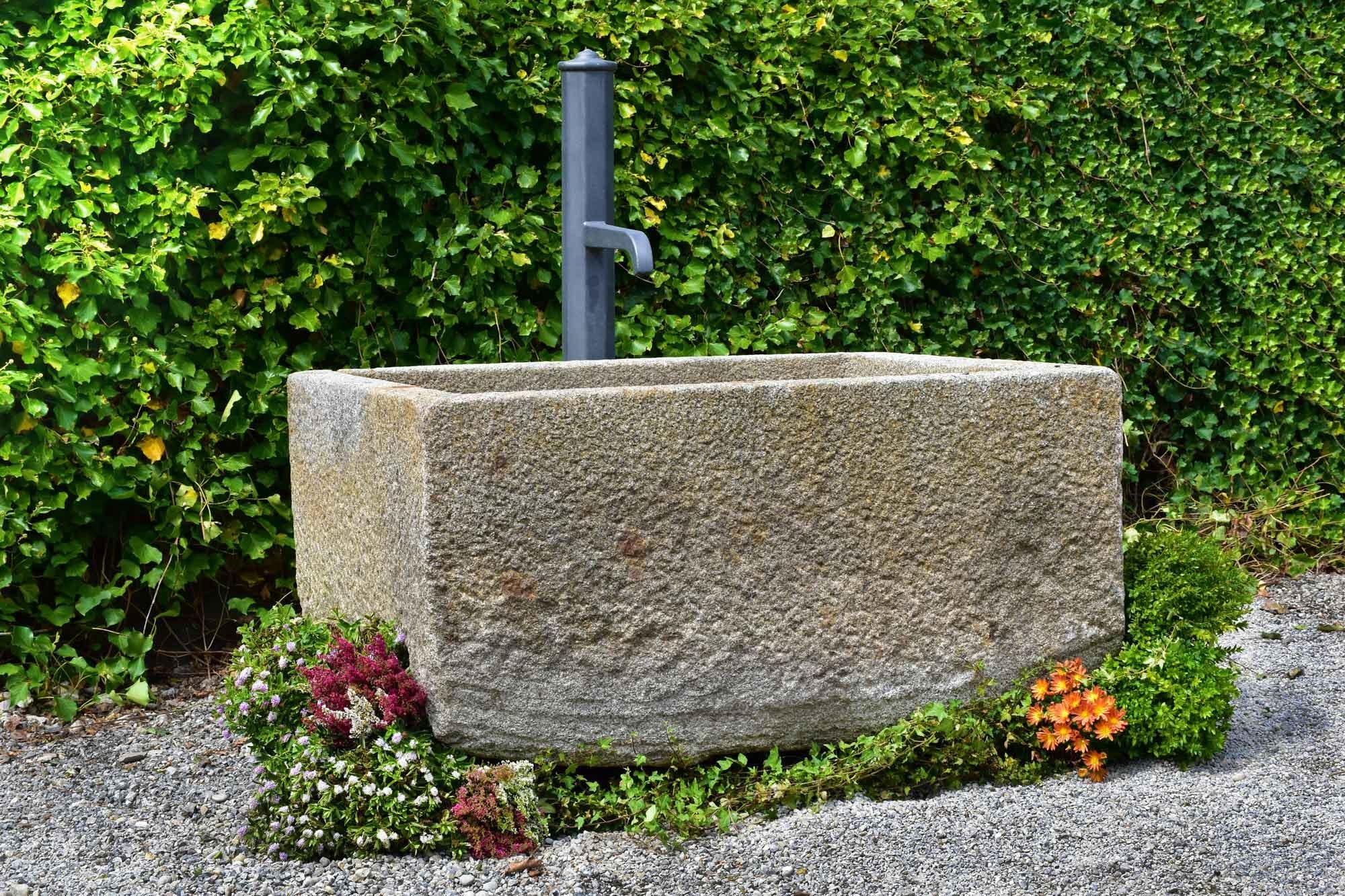 This is a nice trough in a beautiful condition. If you want more pictures, we can send you some. Perfect size to use with/for rainwater.

Iron spouter: EUR 1900.- extra 
130 x 154cm, height 75cm (51 x 61in., height 30in.).

  