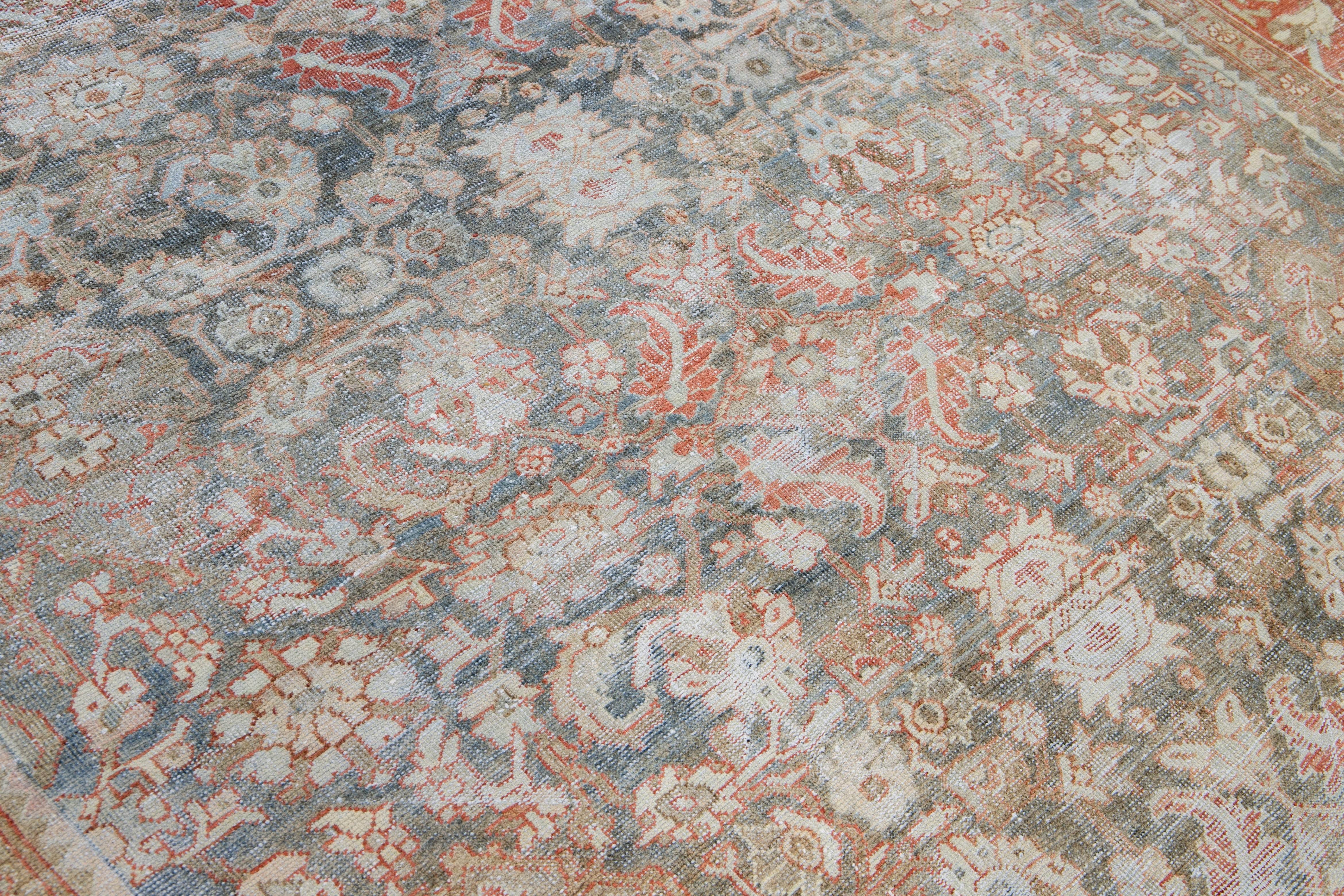 Ancien tapis Mahal gris en laine persane à motifs floraux fait à la main en vente 1