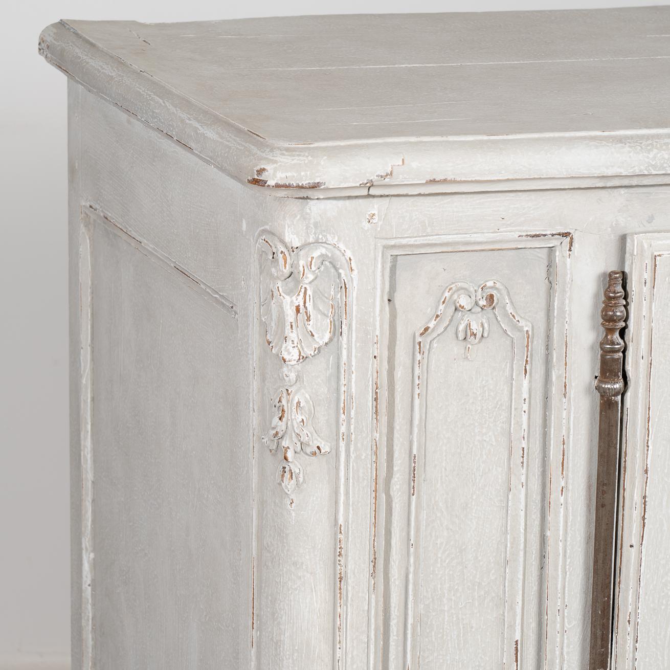 Antique Gray Painted French Oak Sideboard Buffet circa 1800s For Sale 1