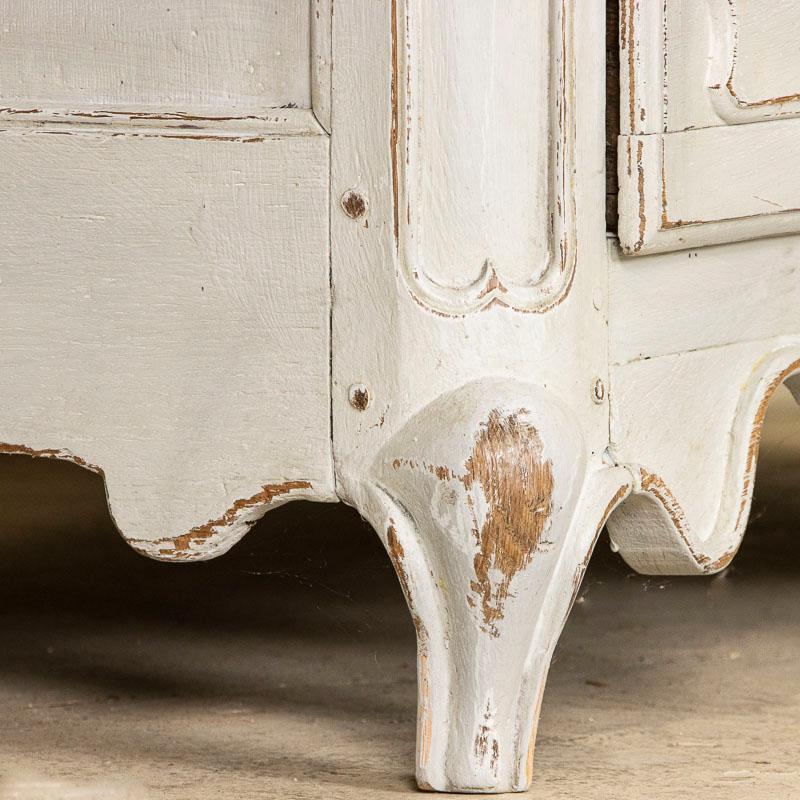 Ancienne commode à 3 tiroirs en chêne peint en gris de France en vente 2