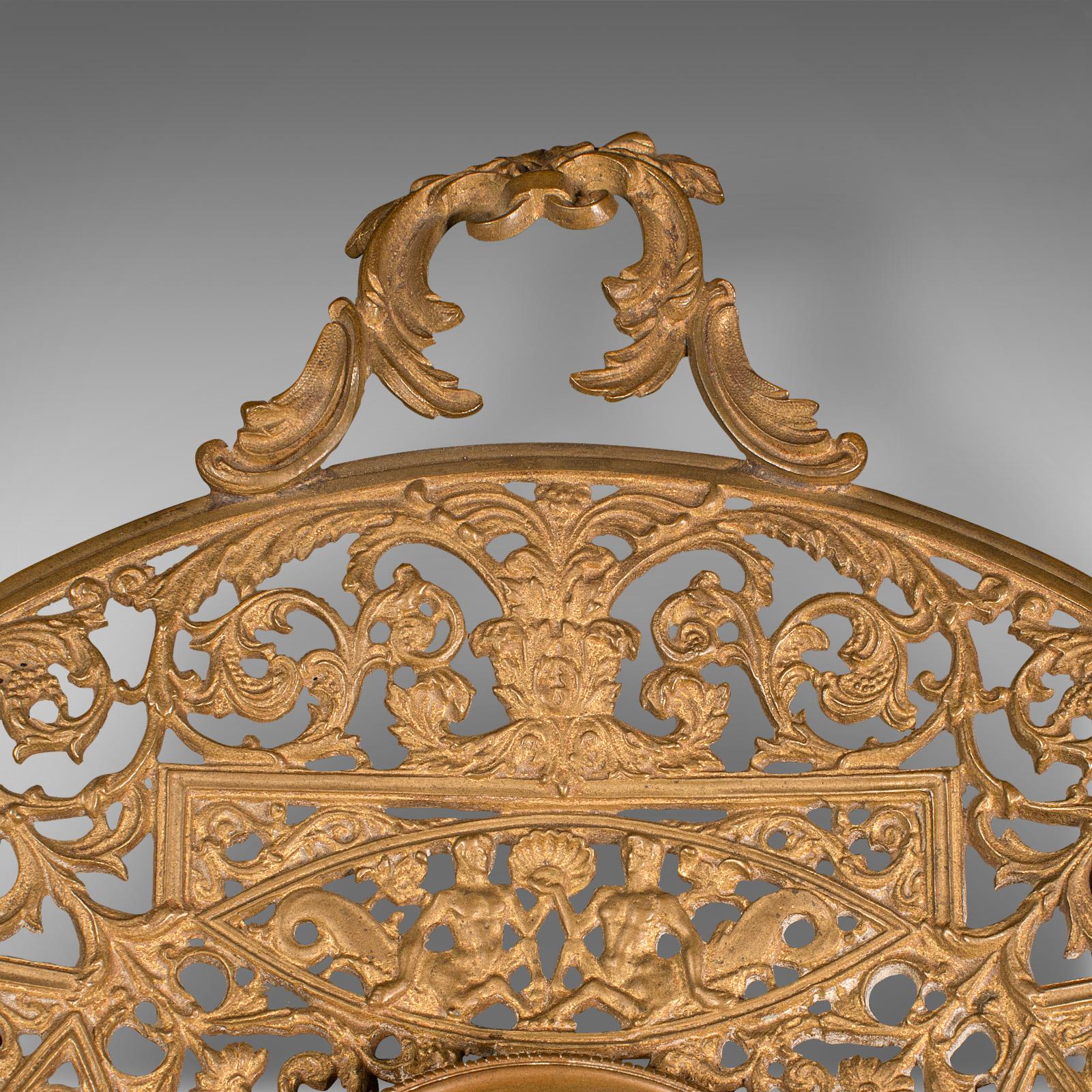 XIXe siècle Antique grand plat à fruits d'exposition anglais, bol d'exposition en métal doré, victorien en vente