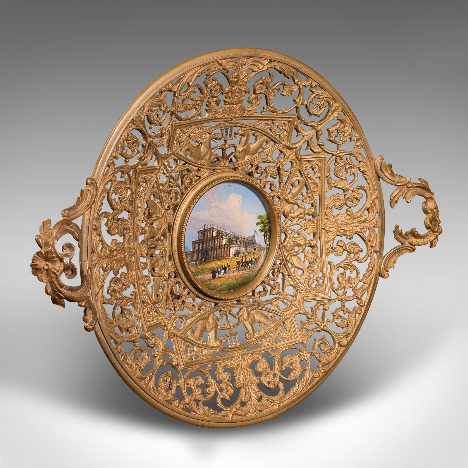 Métal Antique grand plat à fruits d'exposition anglais, bol d'exposition en métal doré, victorien en vente