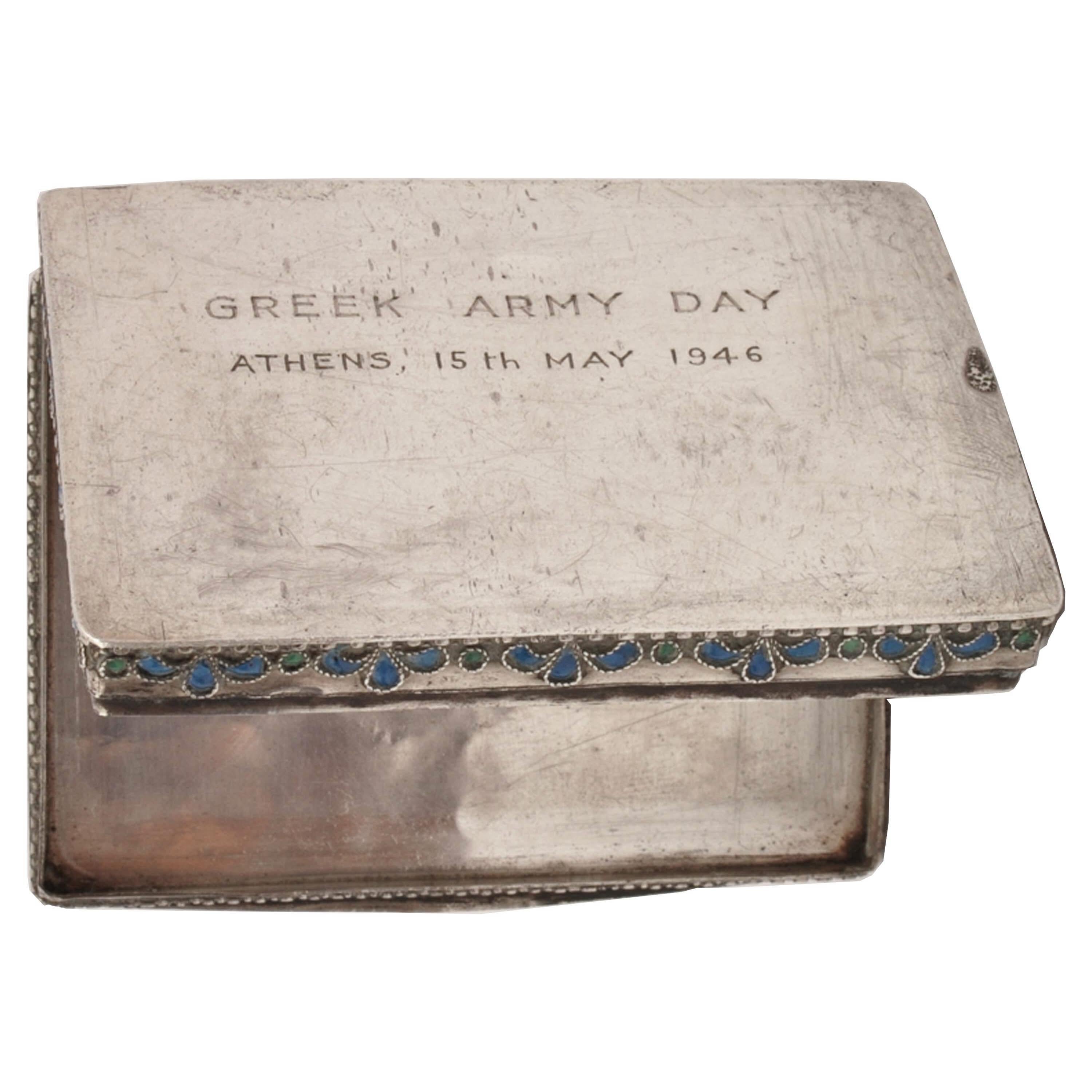Antikes griechisches Cloisonné-Etui aus reinem Silber aus dem griechischen Bürgerkrieg mit Gravur, Athener Armeetag 1946 im Angebot 1