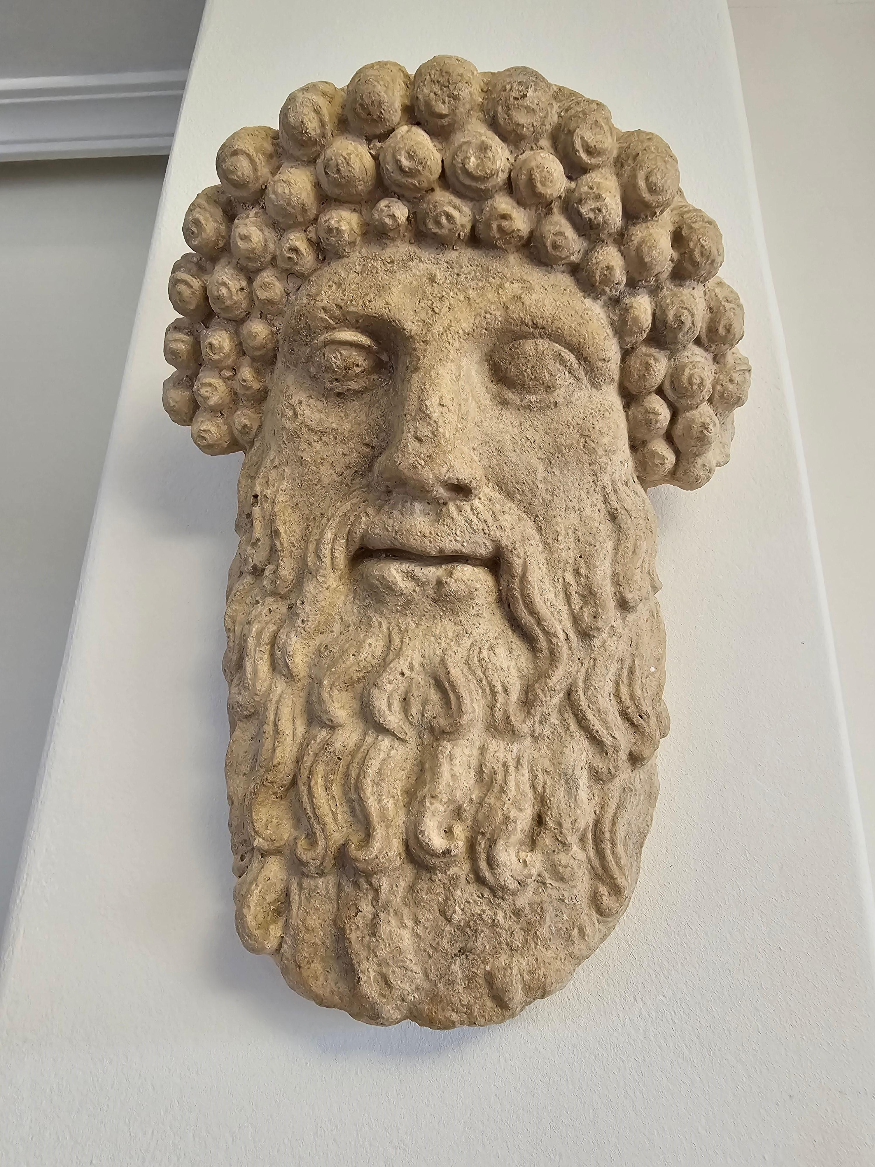 Antiguo Rostro de Dios Griego en Terracota - Excelente Estado en venta 7