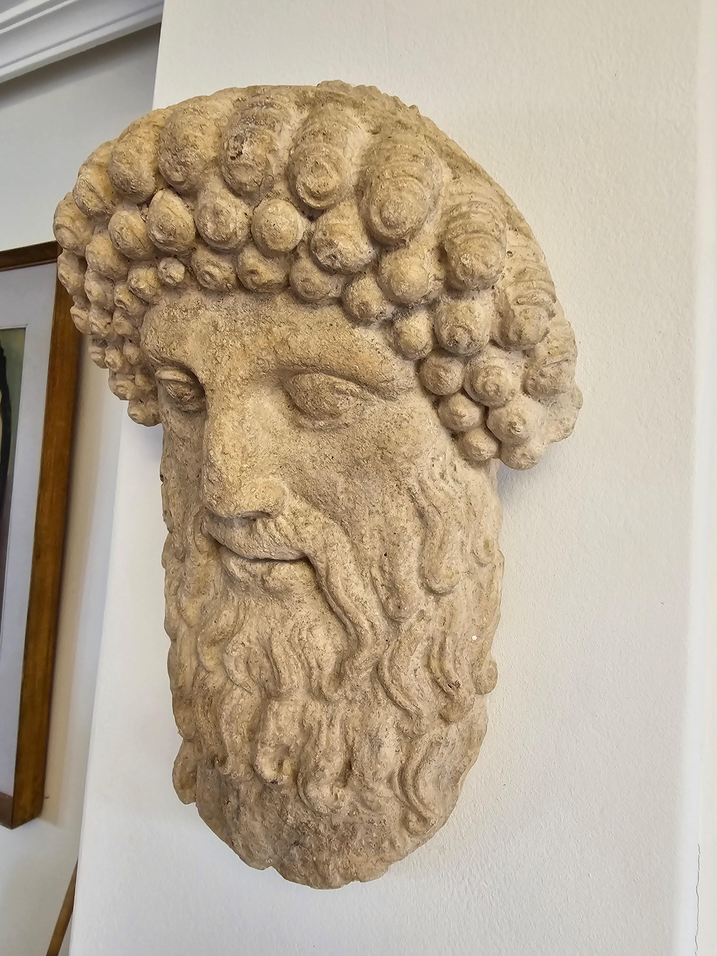 Antiguo Rostro de Dios Griego en Terracota - Excelente Estado en venta 2