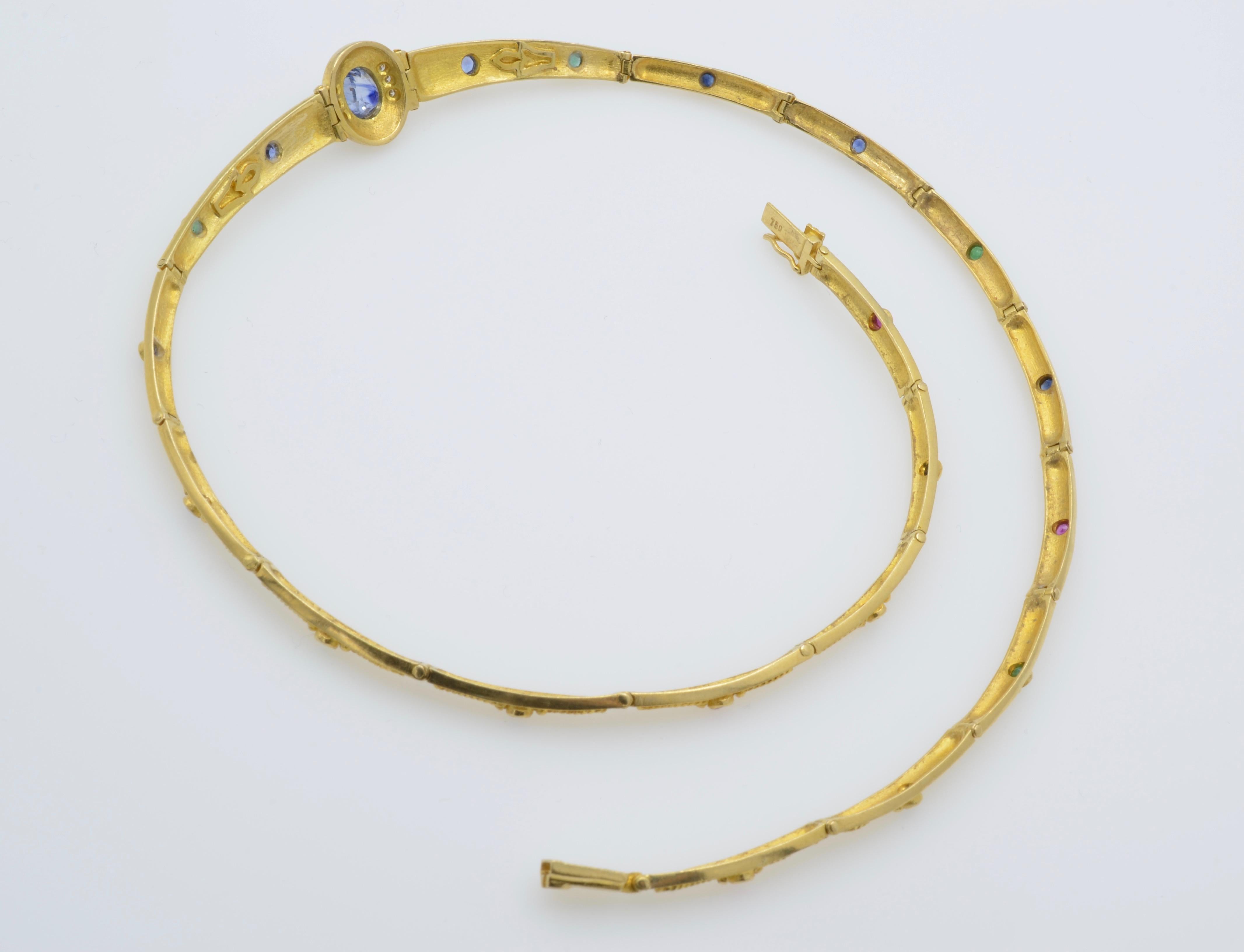Round Cut Gold Greek Collar 18K and Sapphires Necklace Articulate Links For Sale