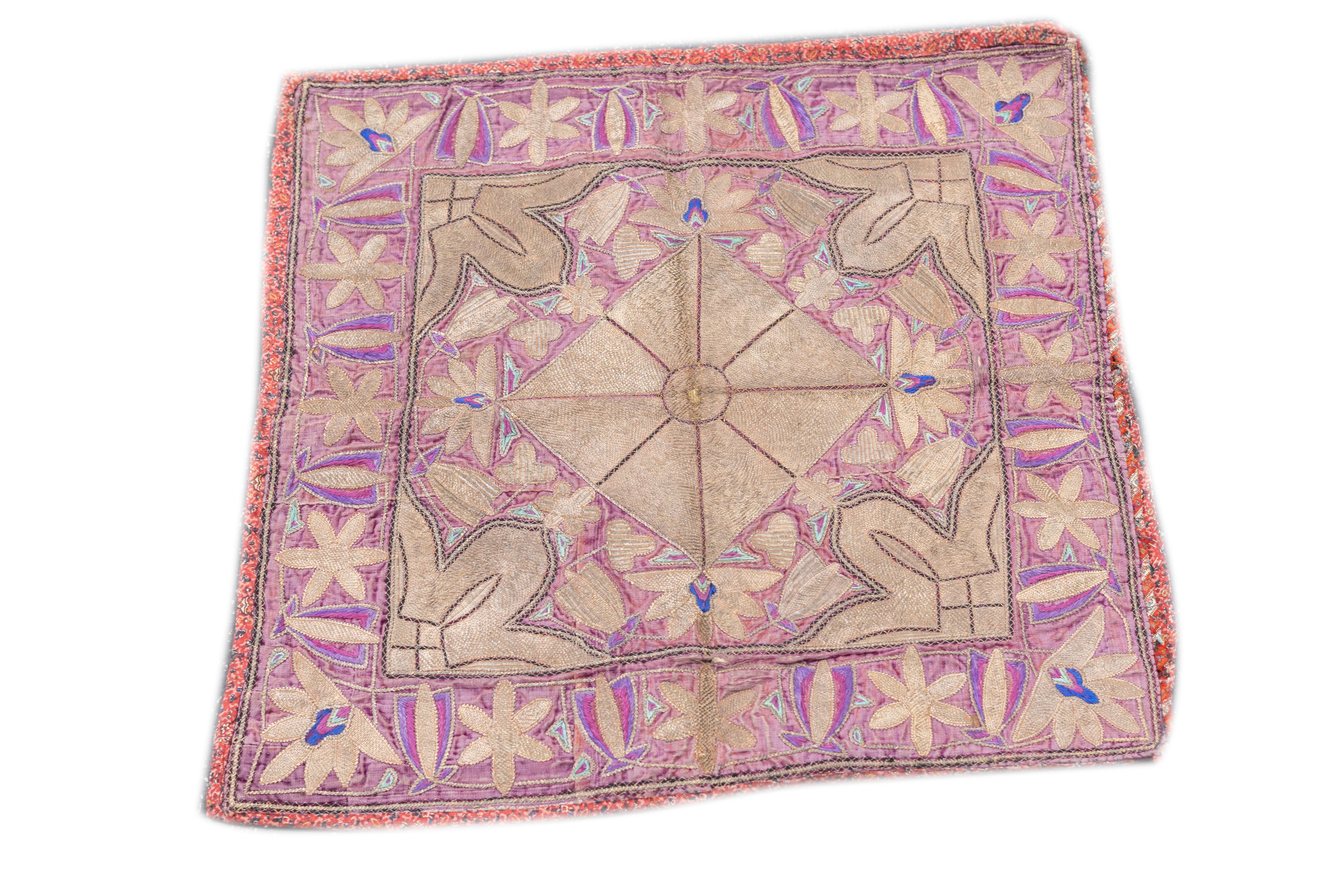 Seta Tappeto tessile antico Greek Island 2'2'' x 2'2'' in vendita