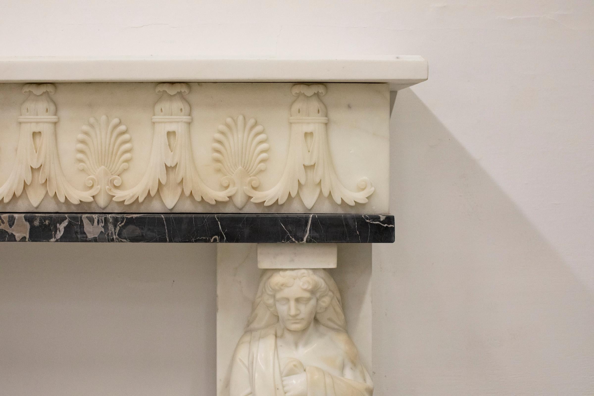 XIXe siècle Antique Revive Statuaire Cheminée en marbre en vente