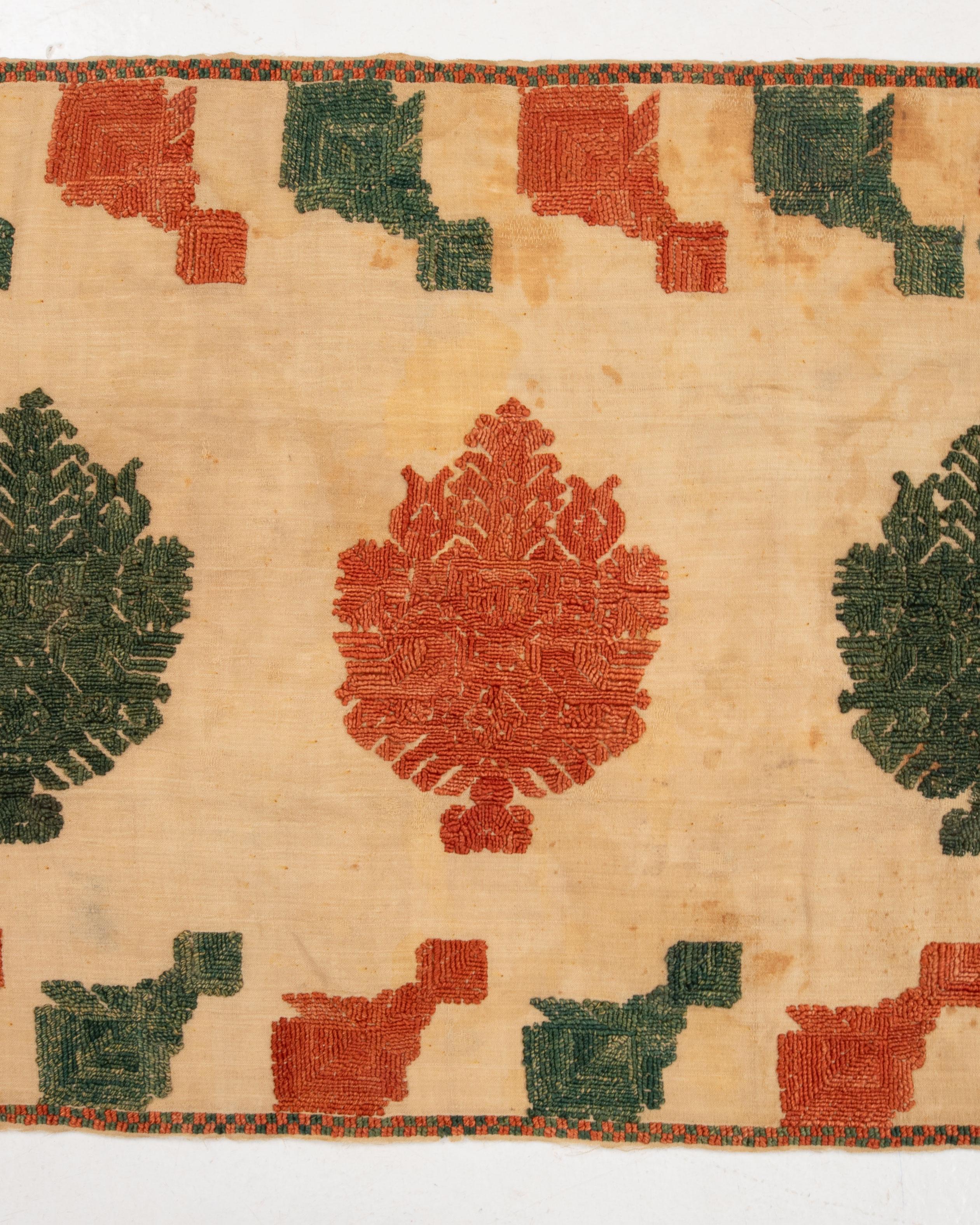 Antique Greek Rhodes Island Embroidery Panel – 19th Century en Bastante bueno estado para la venta en Istanbul, TR