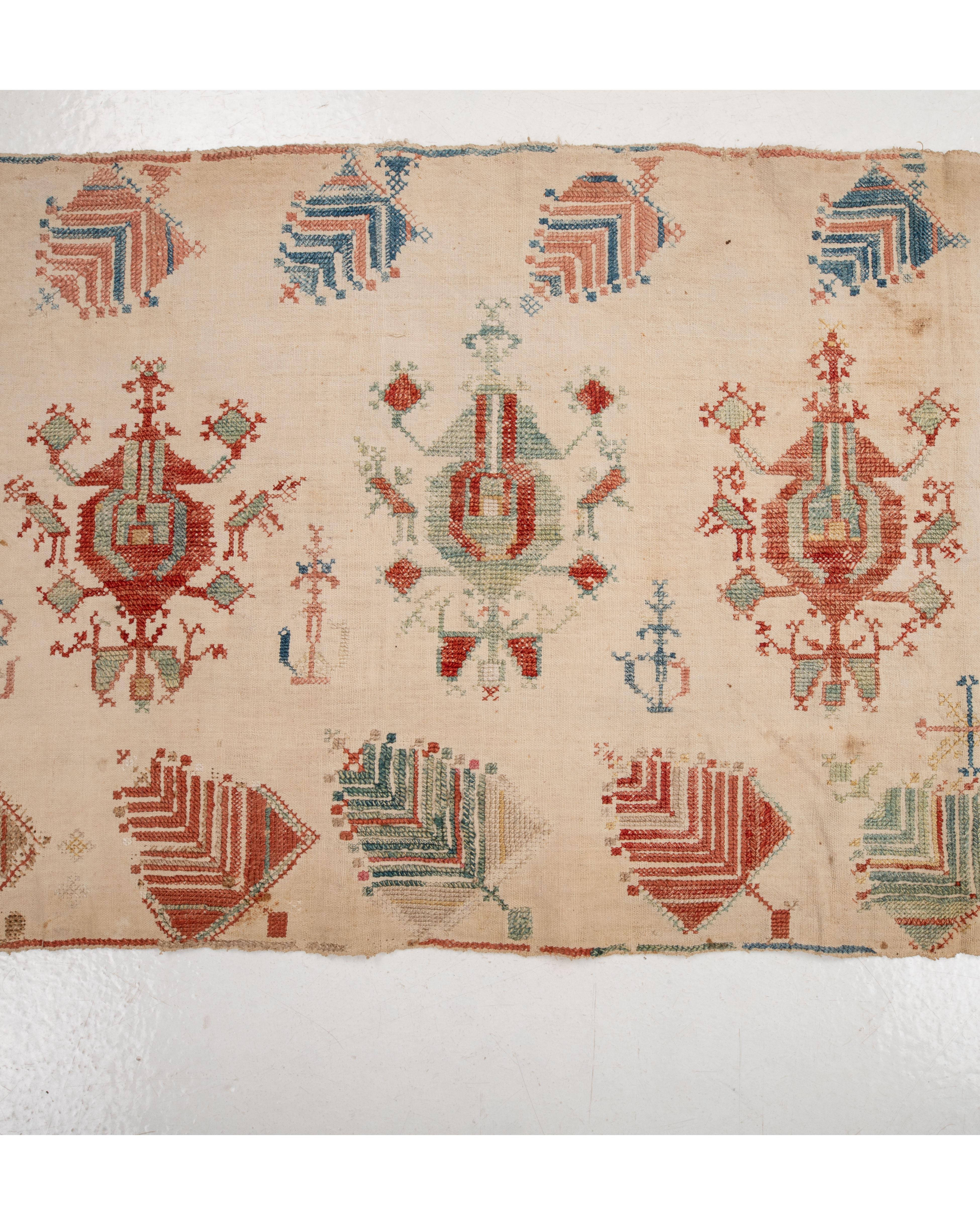 Ricamato Antique Greek Rhodes Island Embroidery Panel – Early 19th C. in vendita