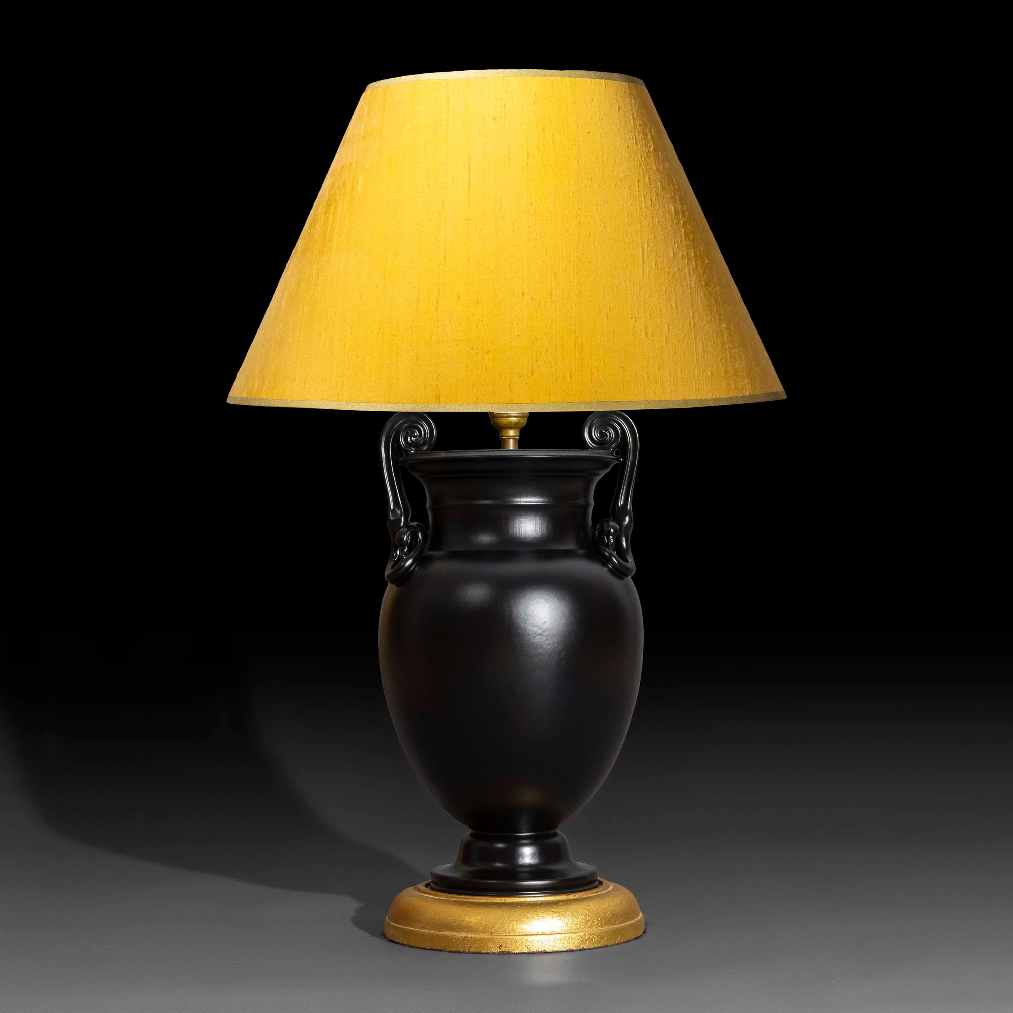 19th Century Volute Krater Table Lamp In Good Condition For Sale In Richmond, London