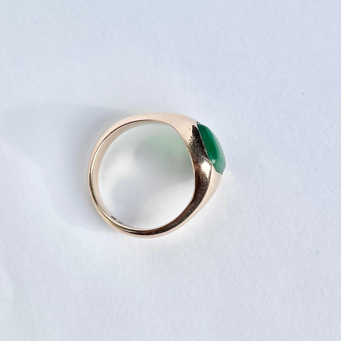 Antique Green Agate Charles Green & Sons 9 Carat Gold Signet Ring In Good Condition In Chipping Campden, GB
